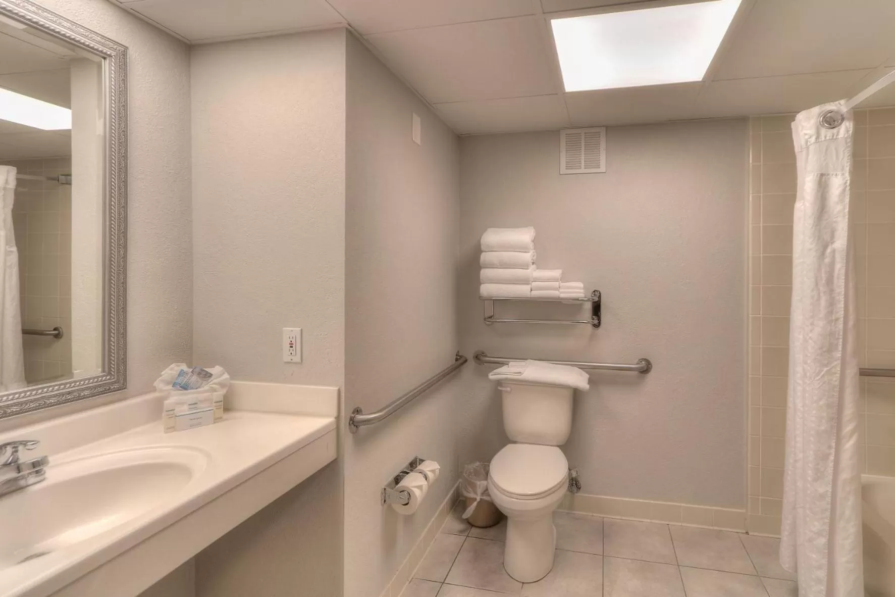 Toilet in The Ramsey Hotel and Convention Center