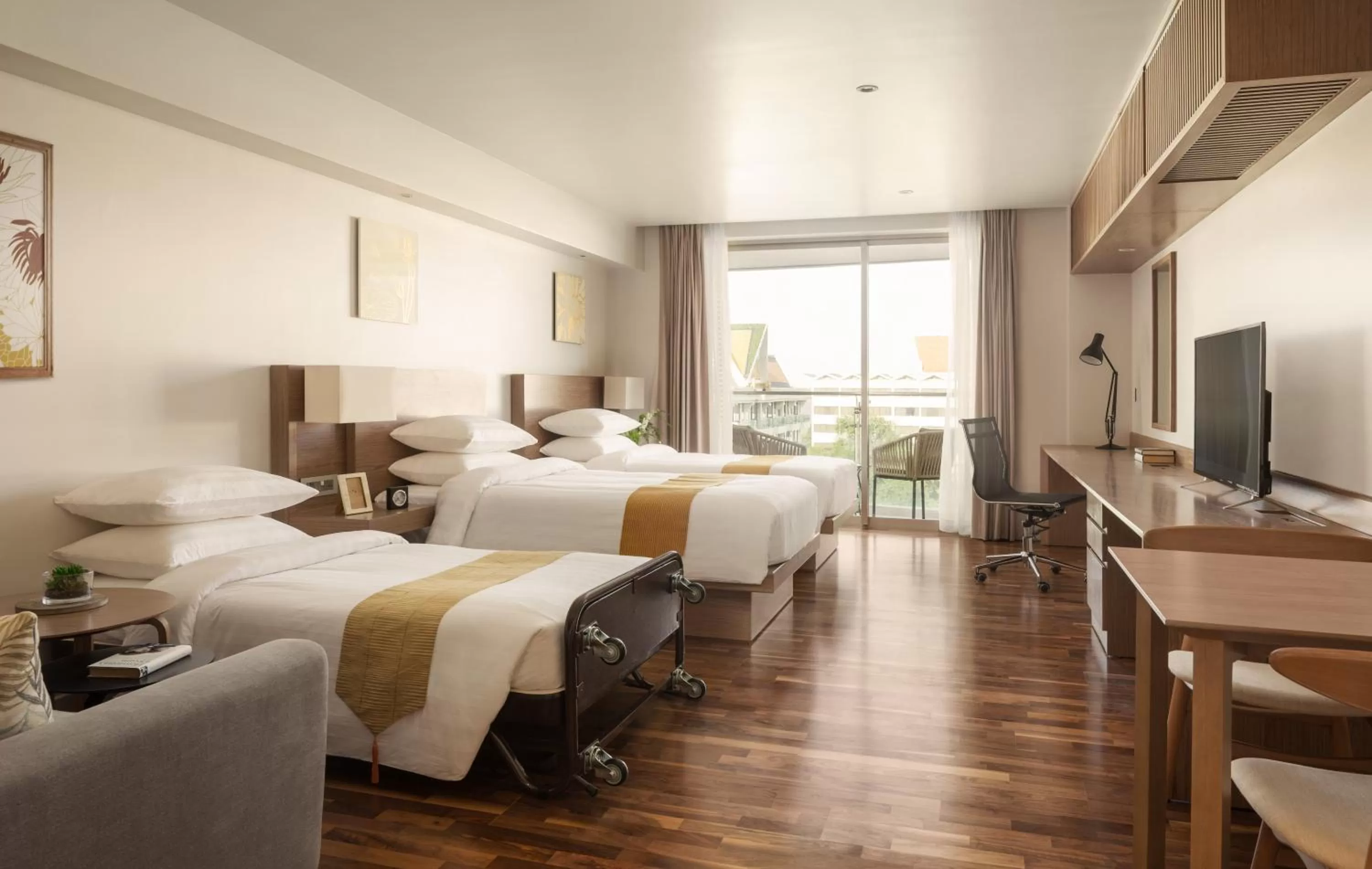 Bedroom, Bed in Hotel Emion Phnom Penh