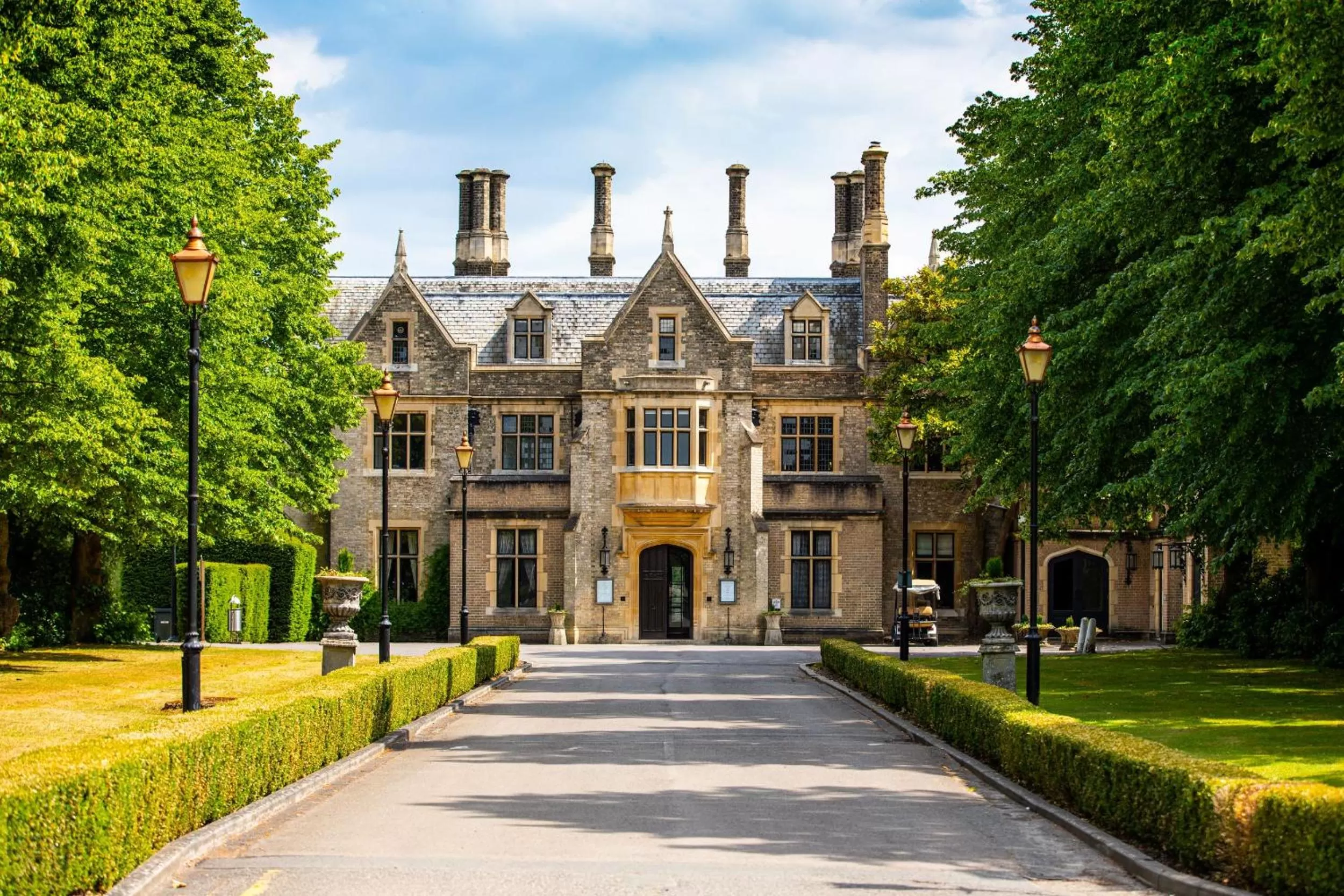 Property building in Foxhills Club & Resort