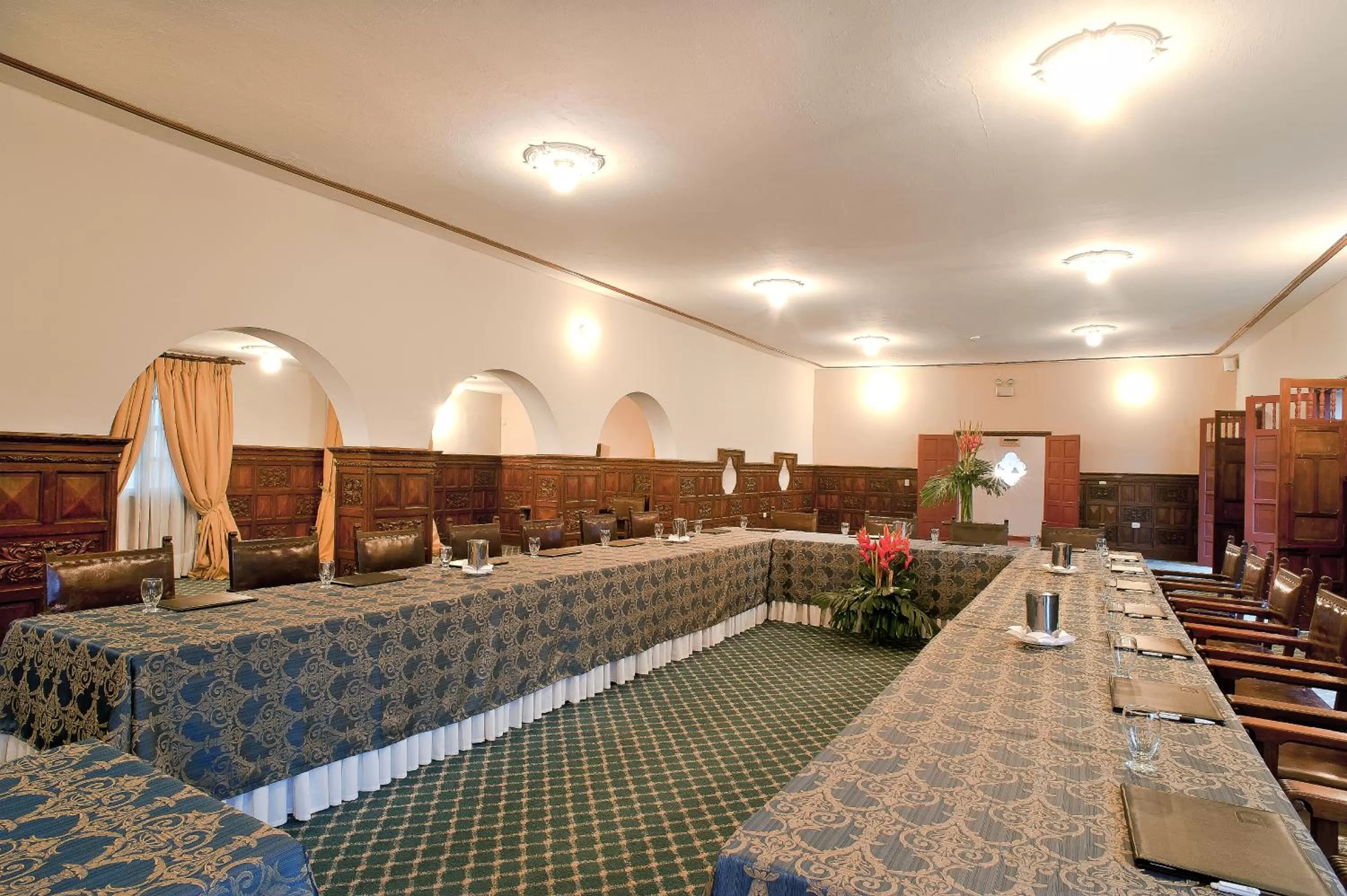 Business facilities in Hotel Dann Monasterio