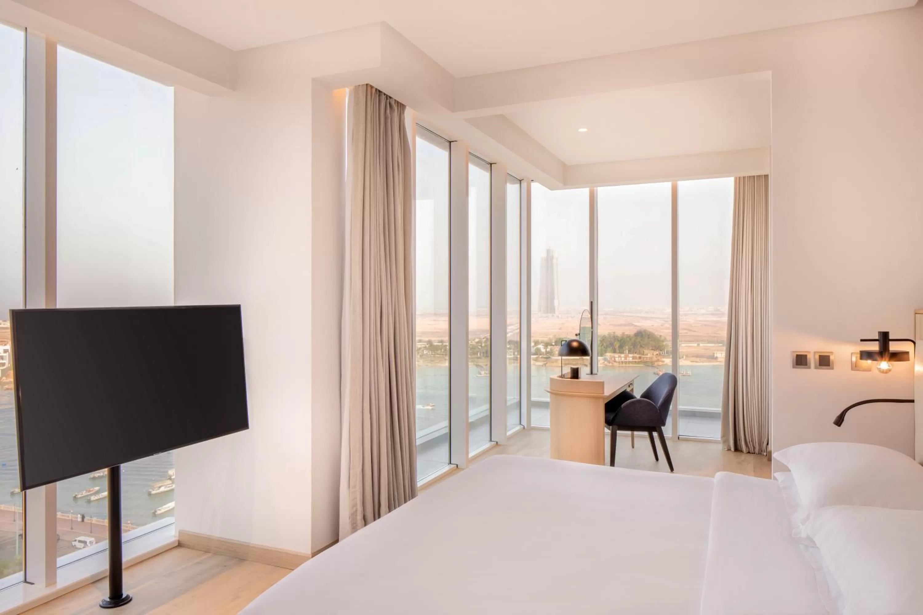Bed in Four Points by Sheraton Jeddah Corniche