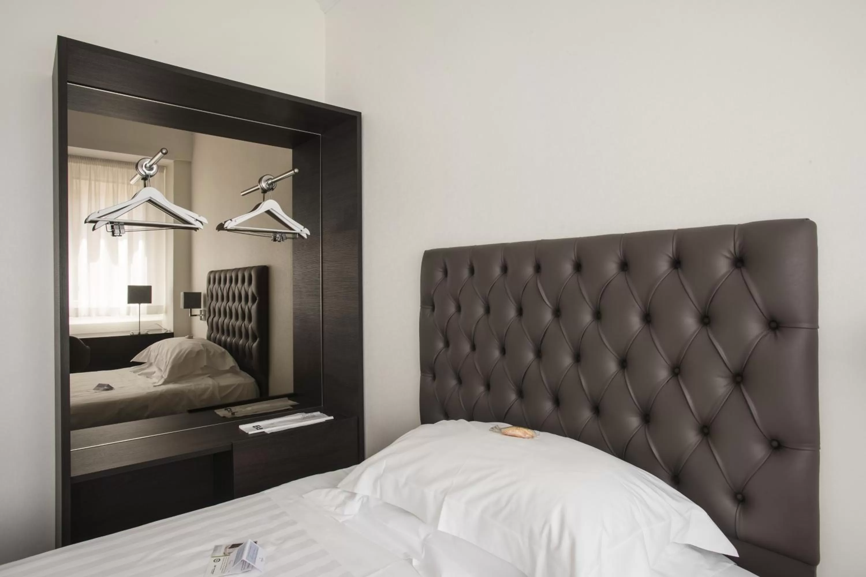 Bedroom, Bed in Hotel Plaza