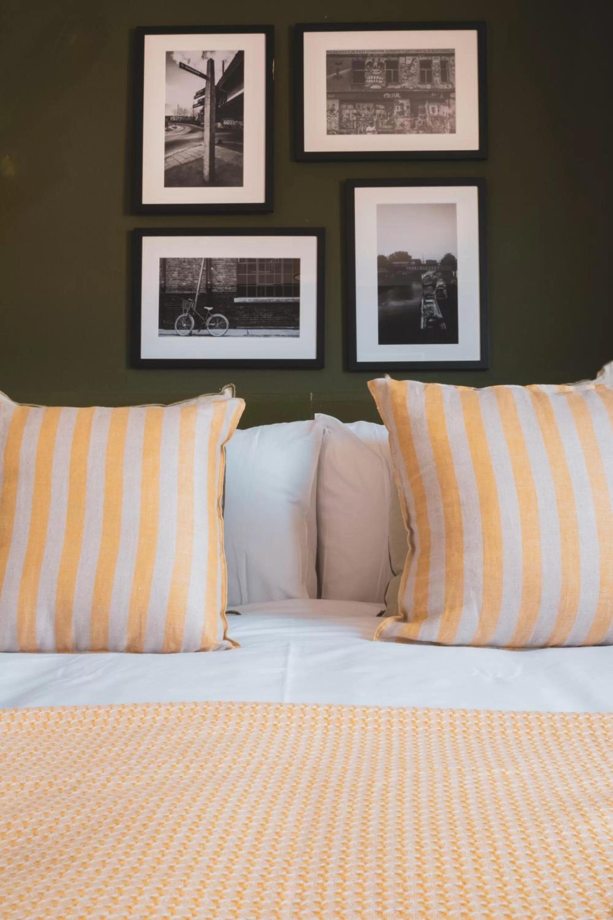 Bed in Old Ship Inn Hackney