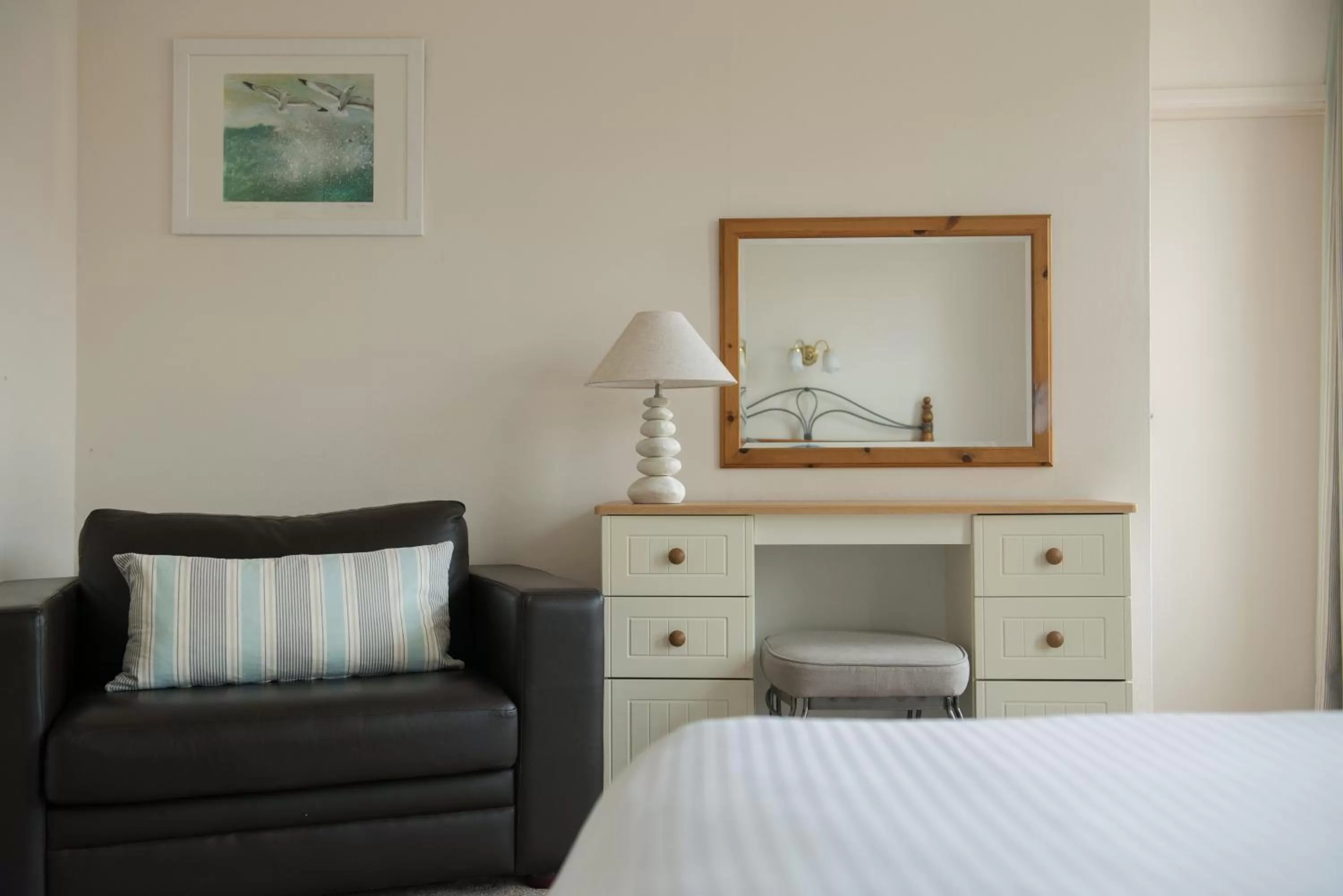 Photo of the whole room, Bed in Great Western