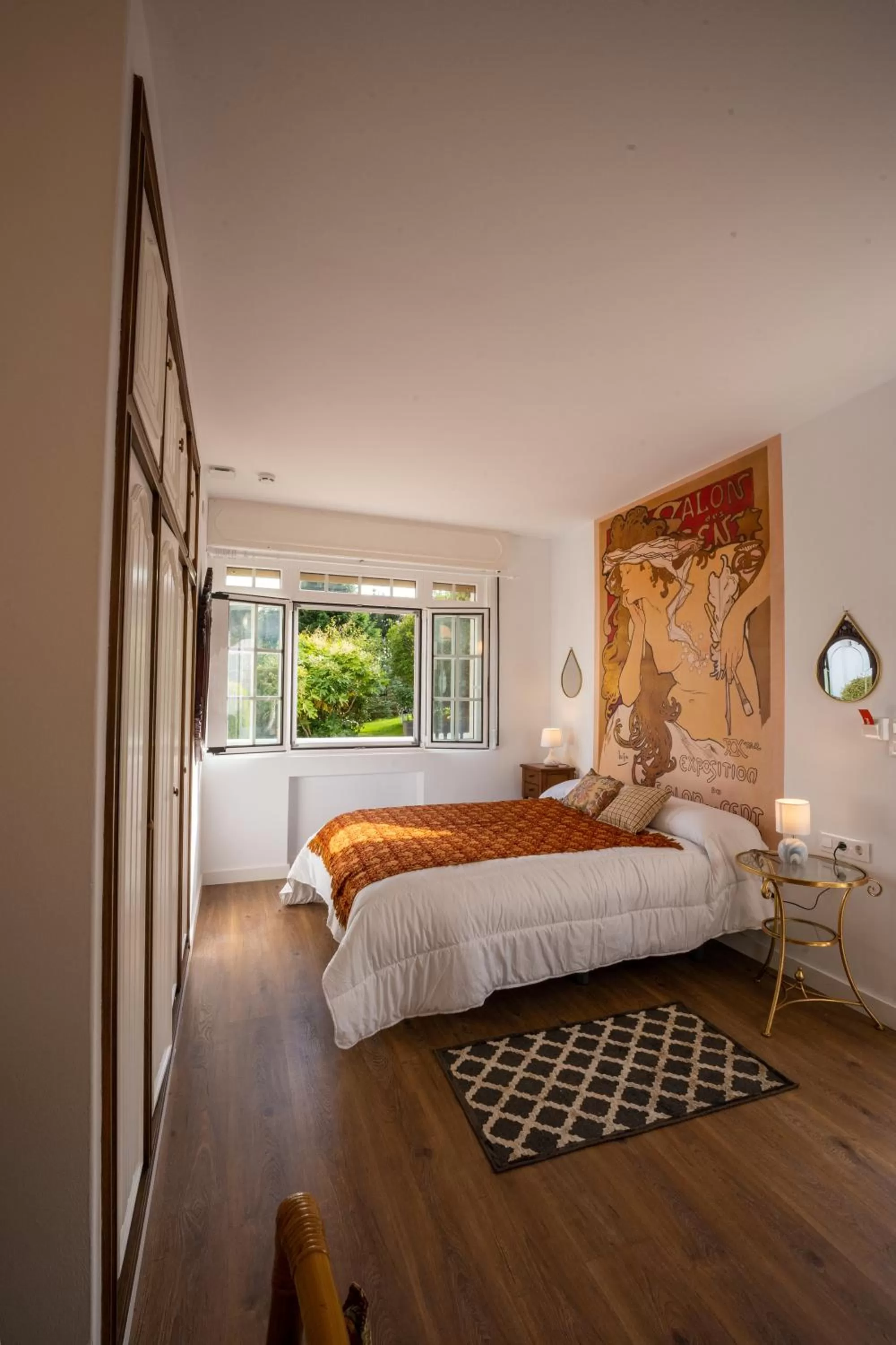 Photo of the whole room, Bed in finca dos Mares