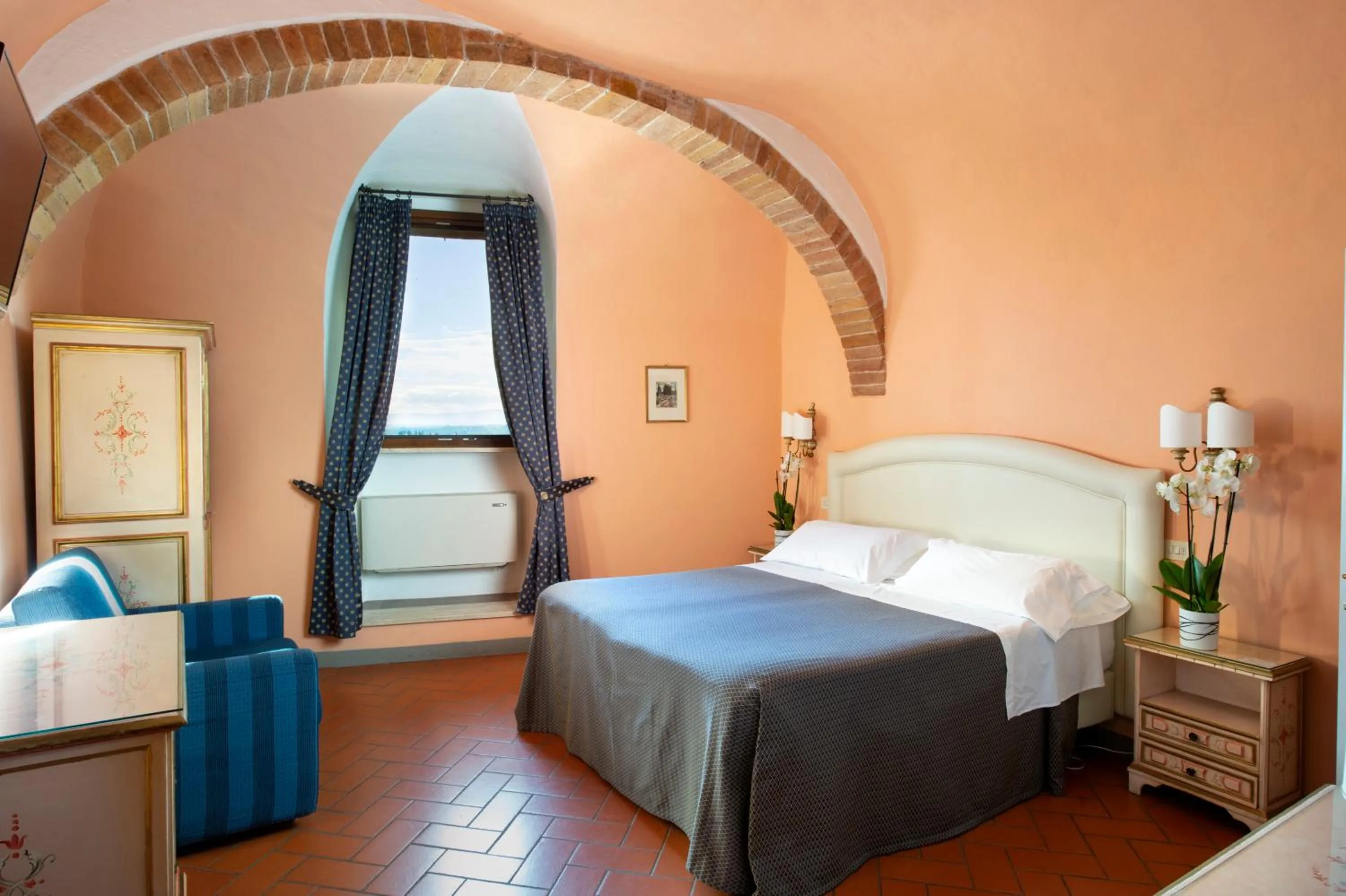 Bed in Hotel La Cisterna