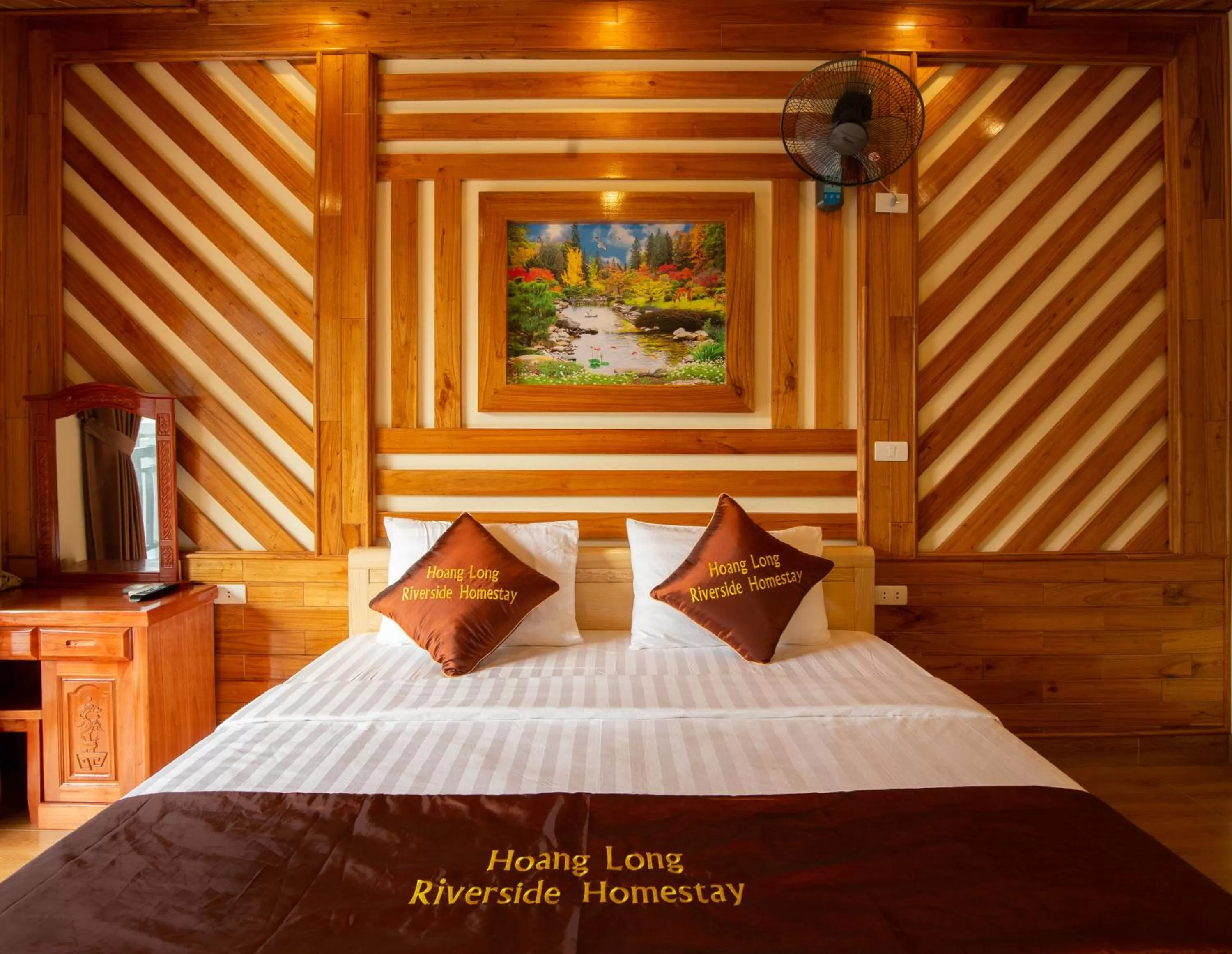 Bed in HoangLong Riverside Homestay