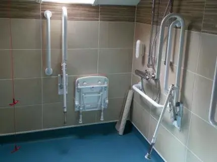 Double Room - Disability Access in The Queen's Head Wetherspoon Double Room - Disability Access in The Queen's Head Wetherspoon