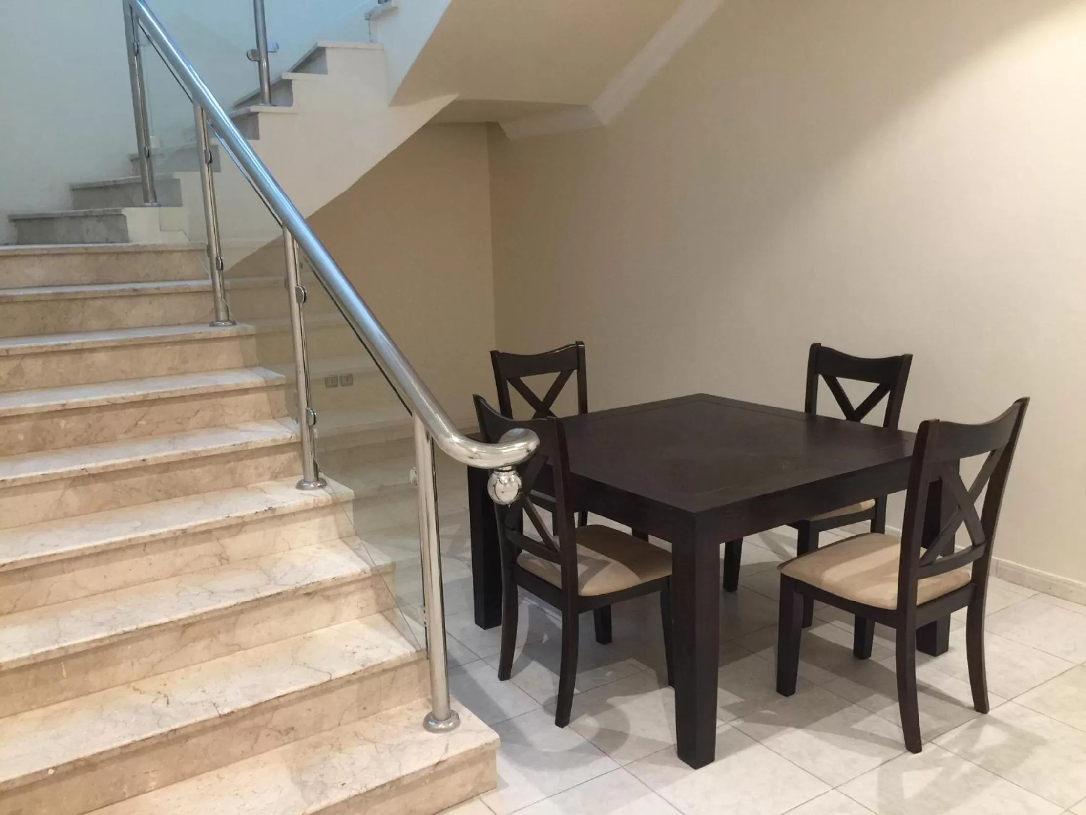 Dining Area in Alshaheen Suites