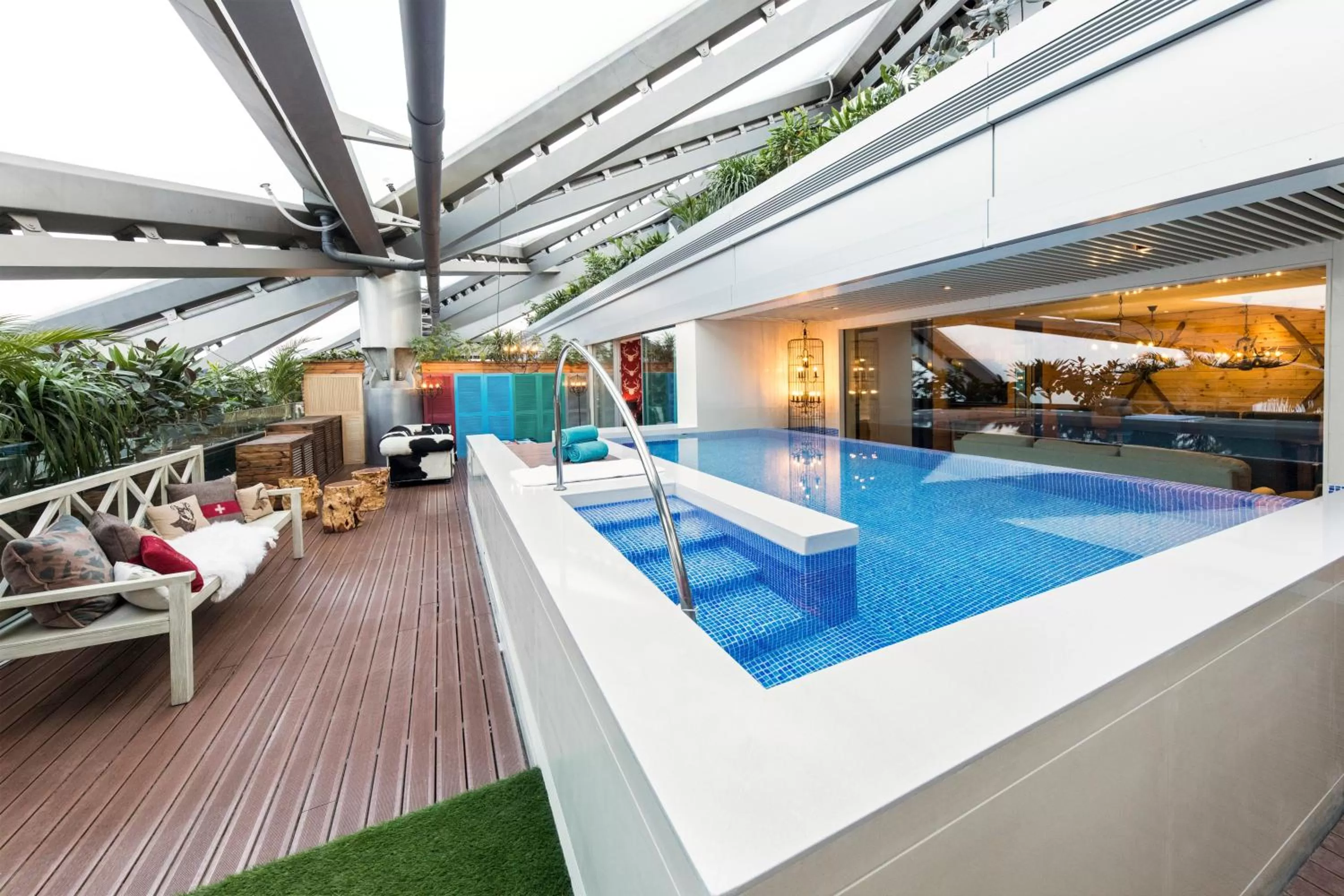 Pool view in Hotel Éclat Beijing