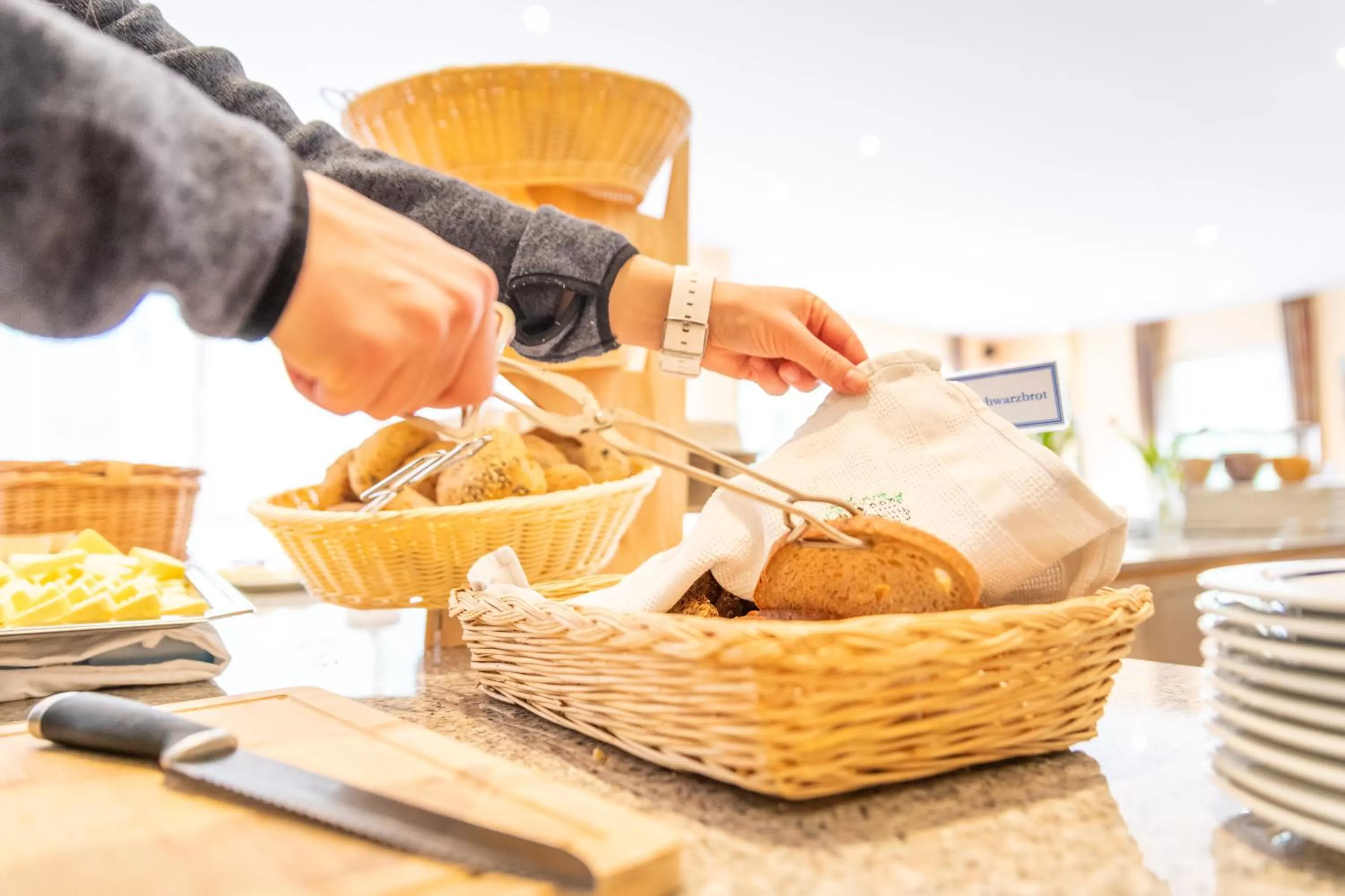 Restaurant/places to eat in Hotel Mukran