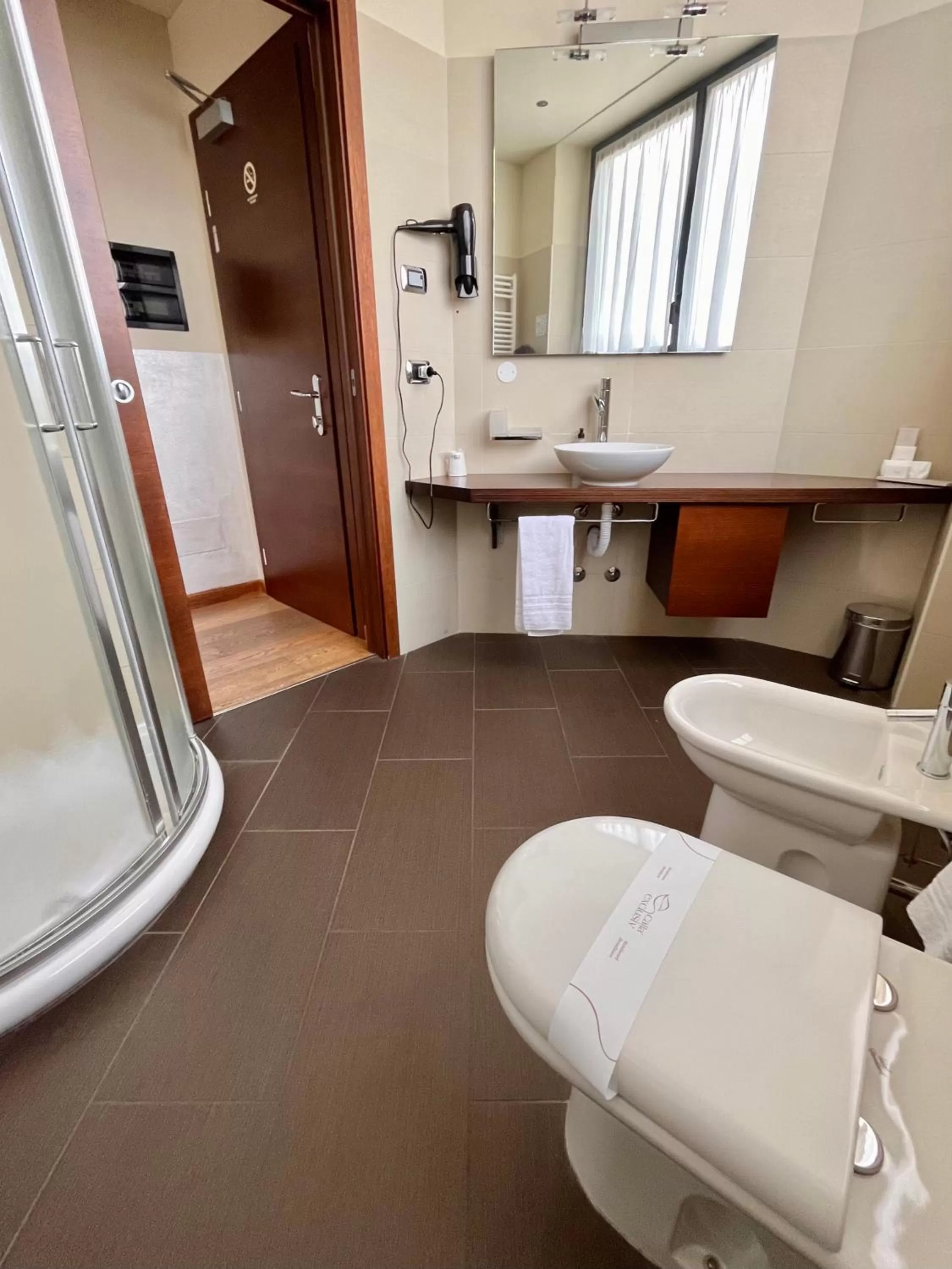 Shower in Hotel Lovere Resort & Spa