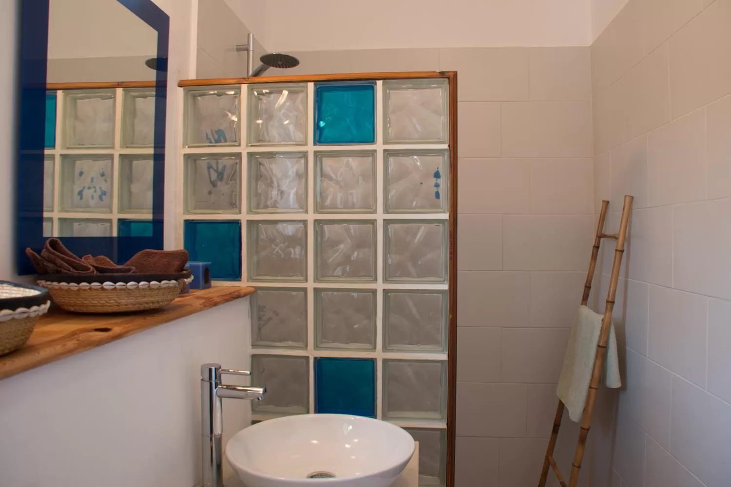 Bathroom in Nyéléni maison sahel