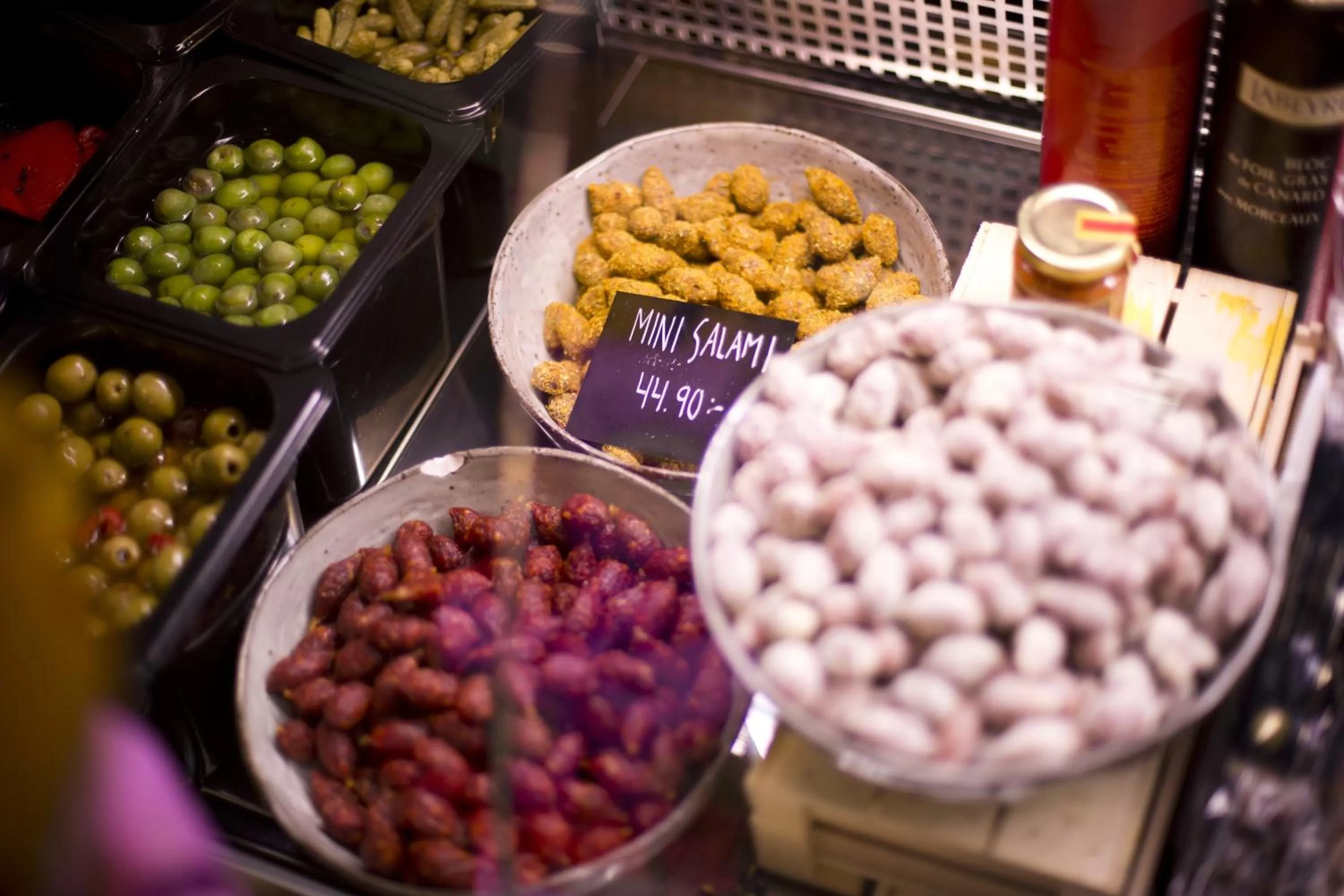 Restaurant/places to eat in SPiS Hotel & Hostel