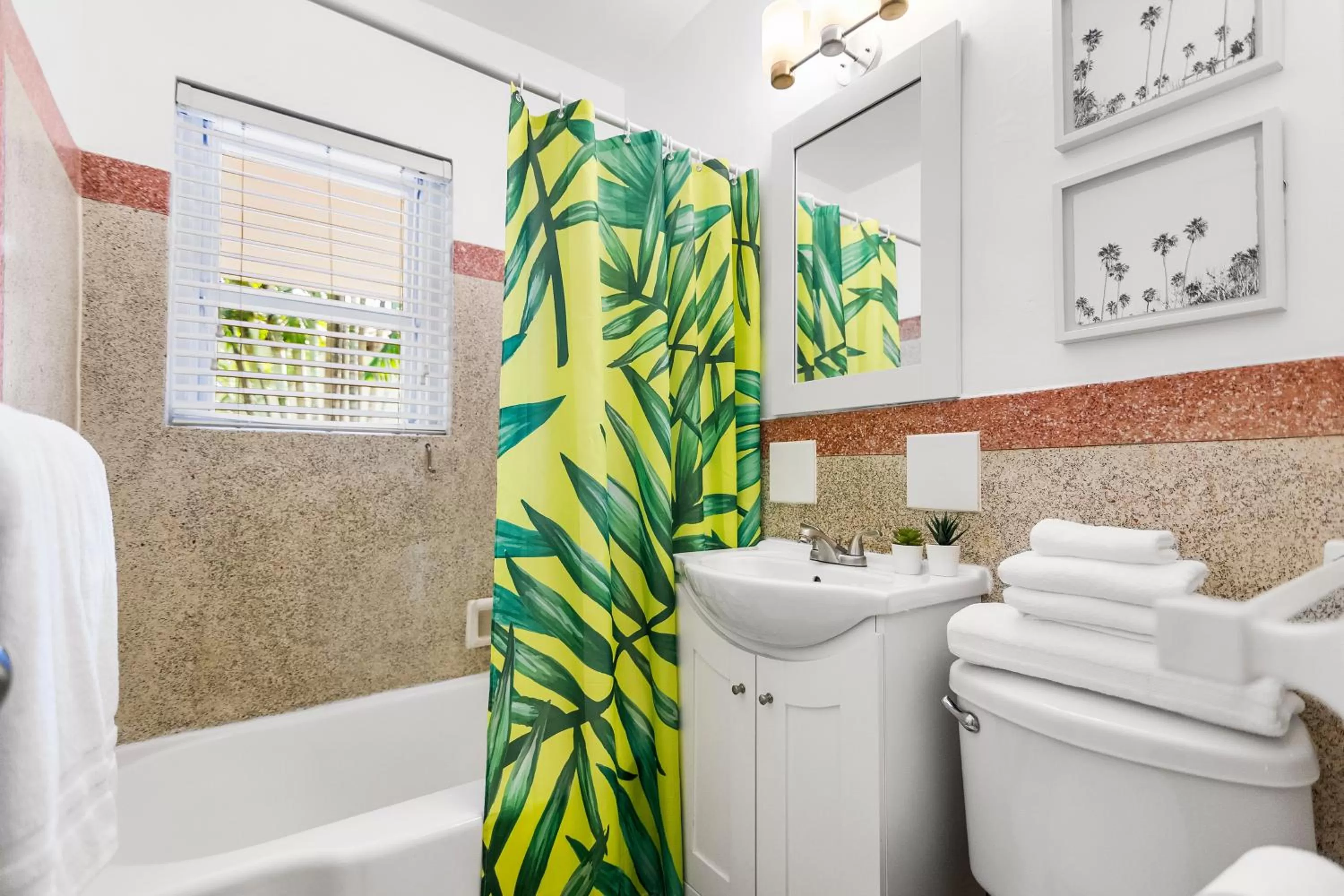 Bathroom in Alani Bay Villas