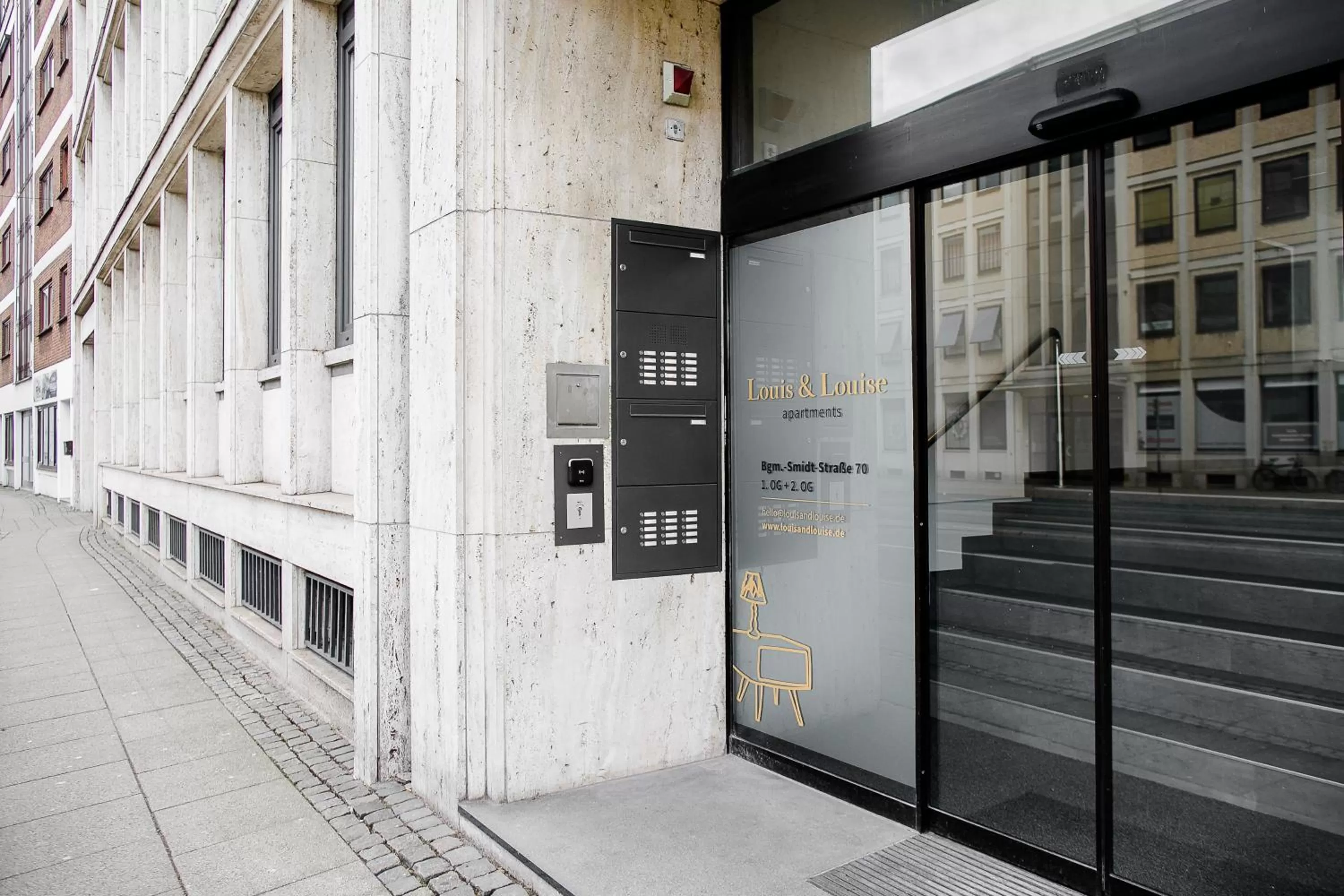 Property building in Louis & Louise Apartments & Rooms I Digital Check In