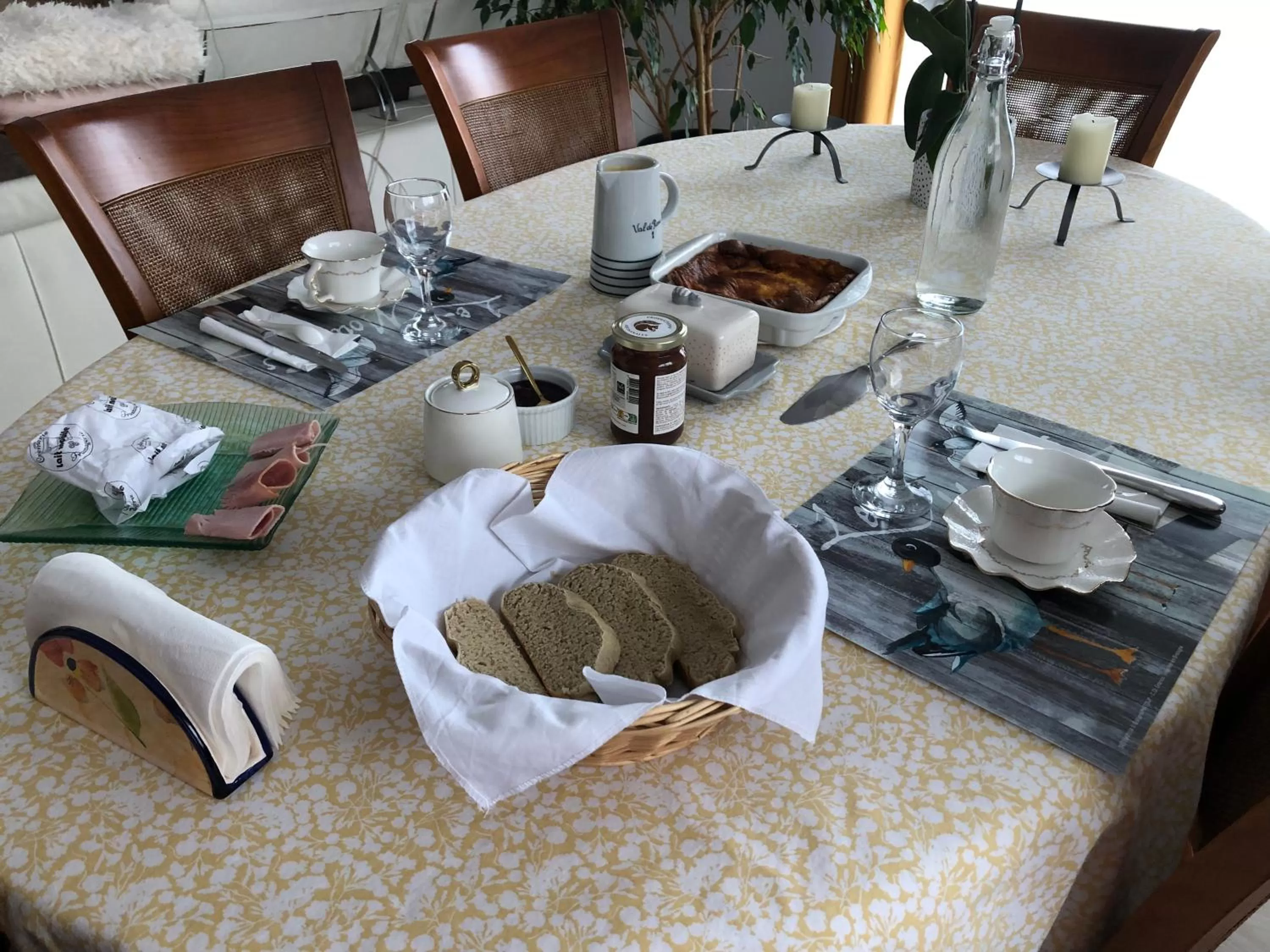 Breakfast, Restaurant/Places to Eat in Chez Yolande