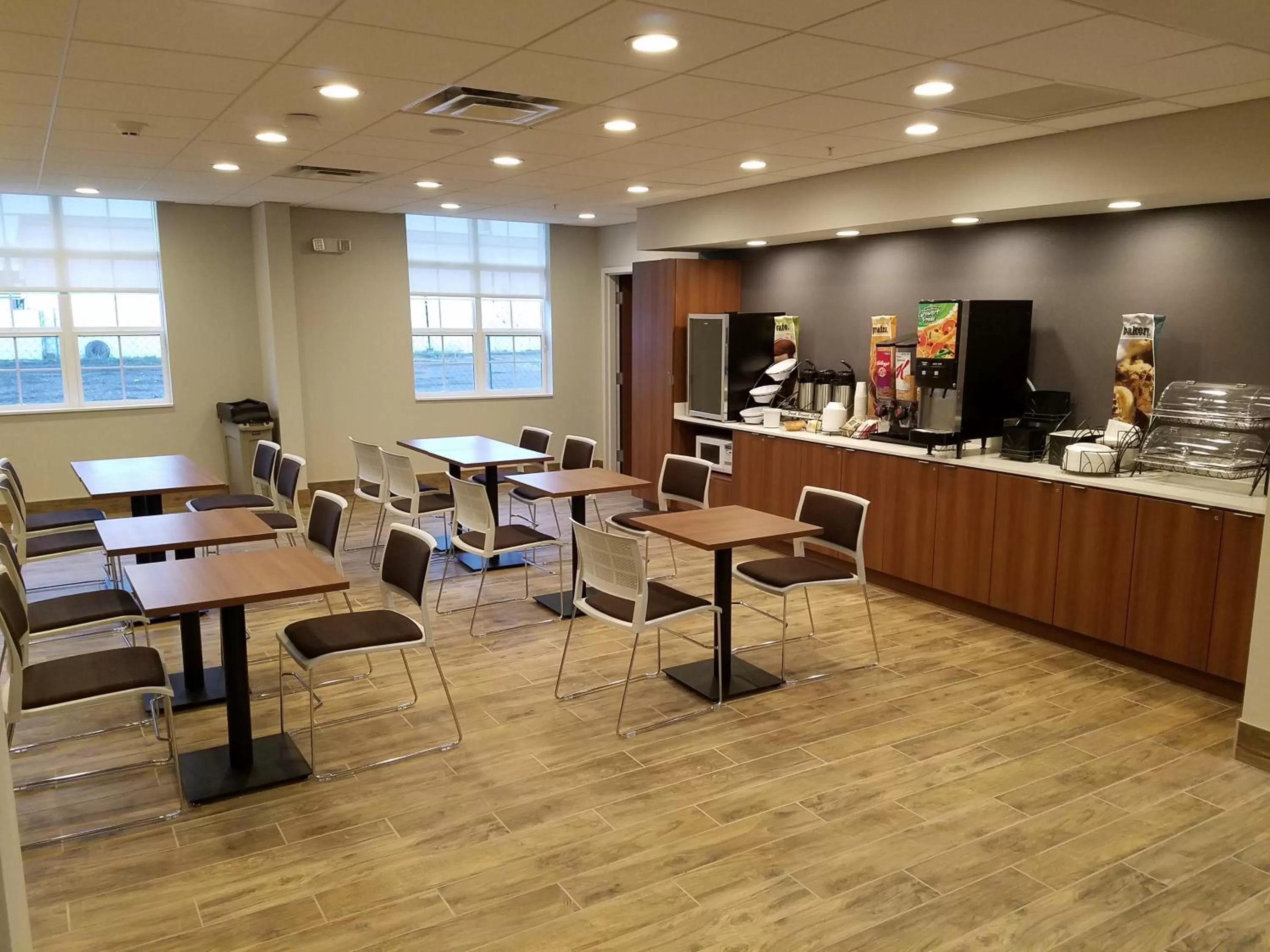 Breakfast in Microtel Inn & Suites by Wyndham Niagara Falls