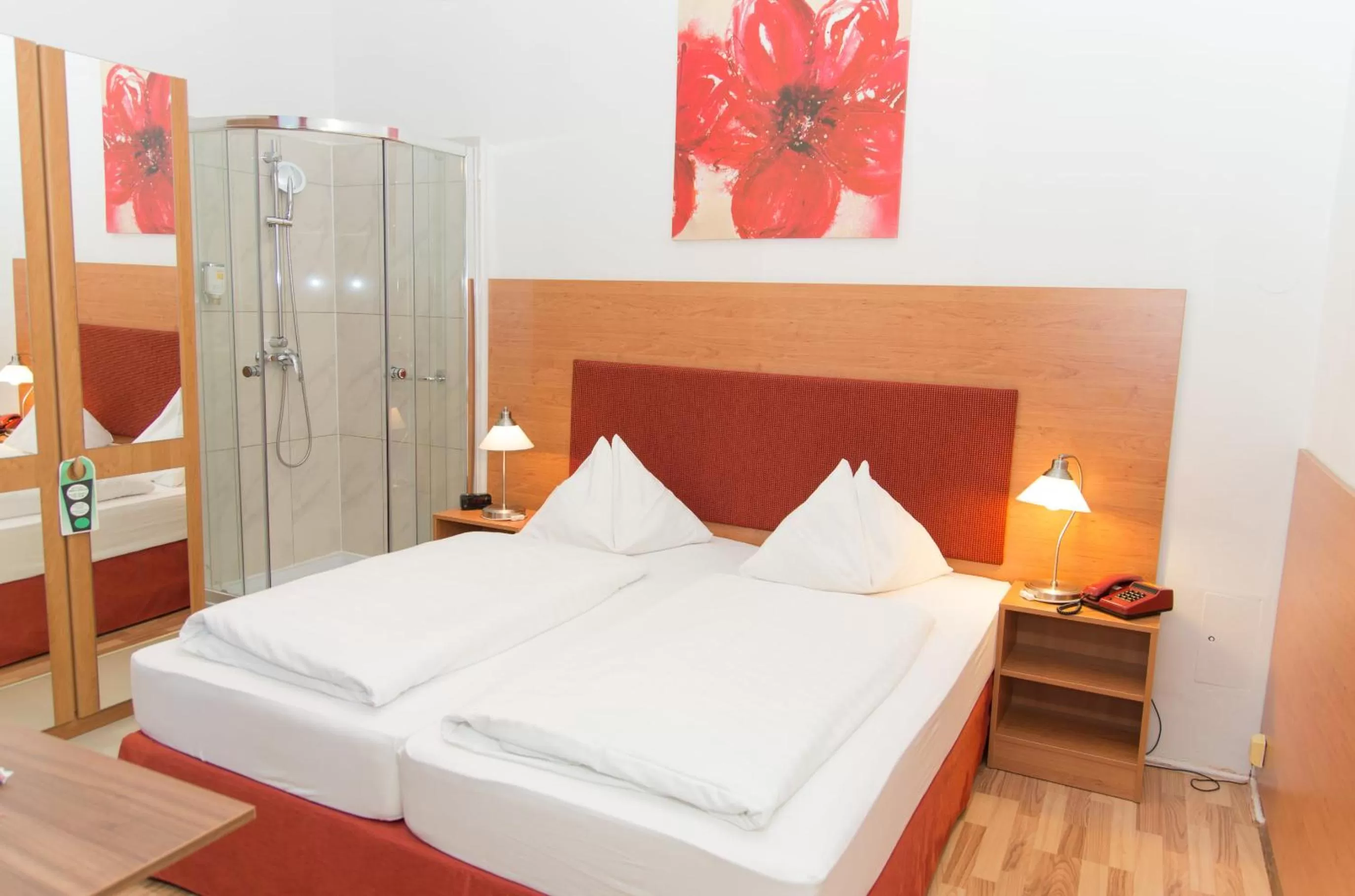 Photo of the whole room, Bed in Pension Lehrerhaus