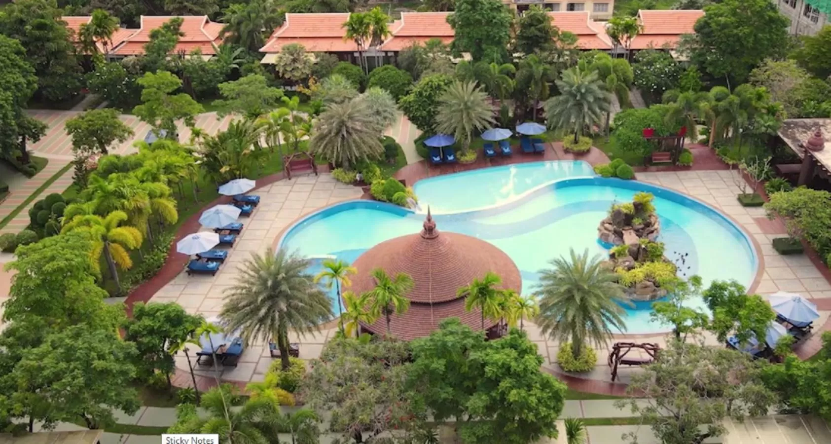 Pool View in Try Palace Resort-Kep