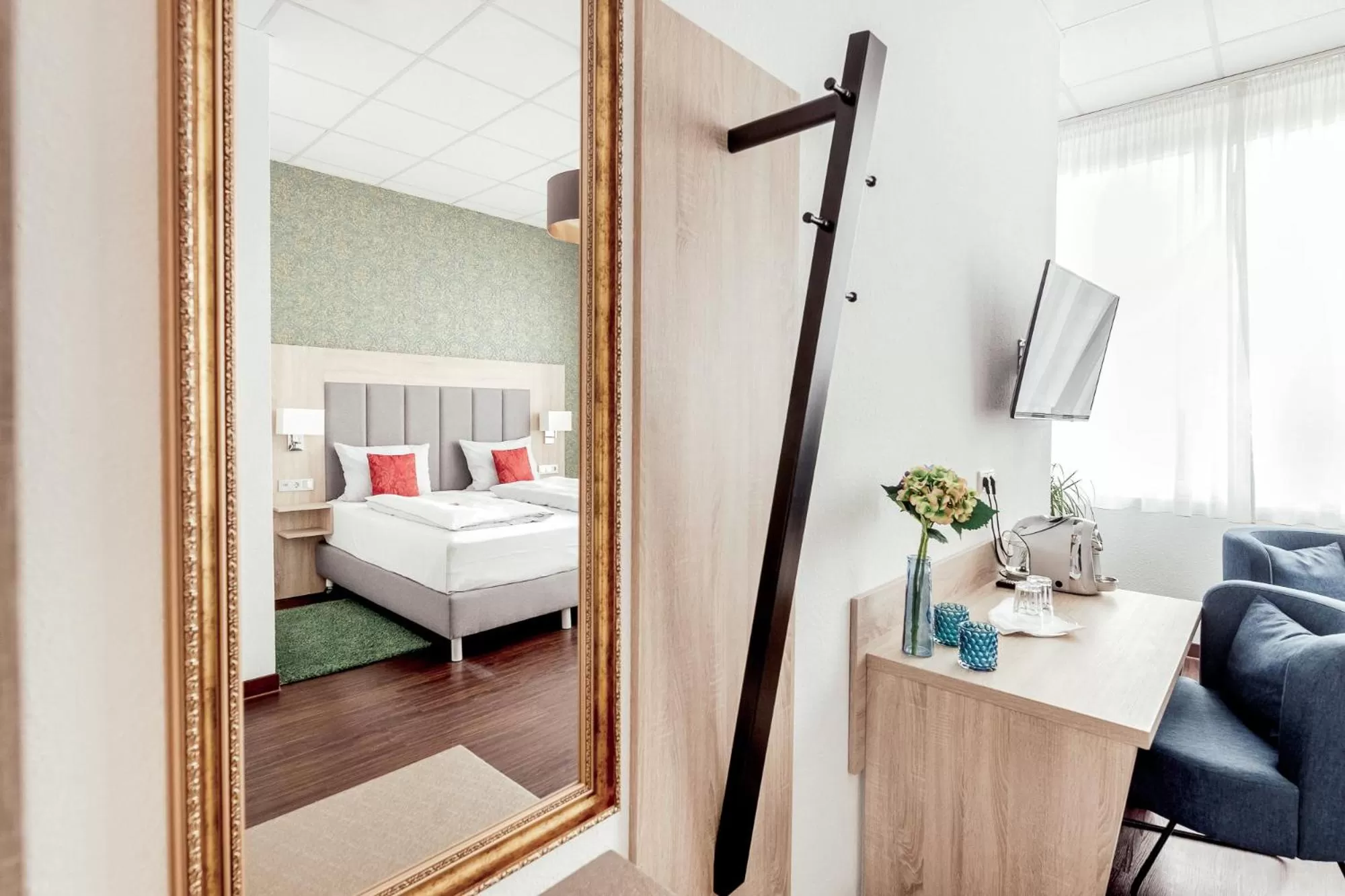 Bed, Bathroom in Pallas Hotel