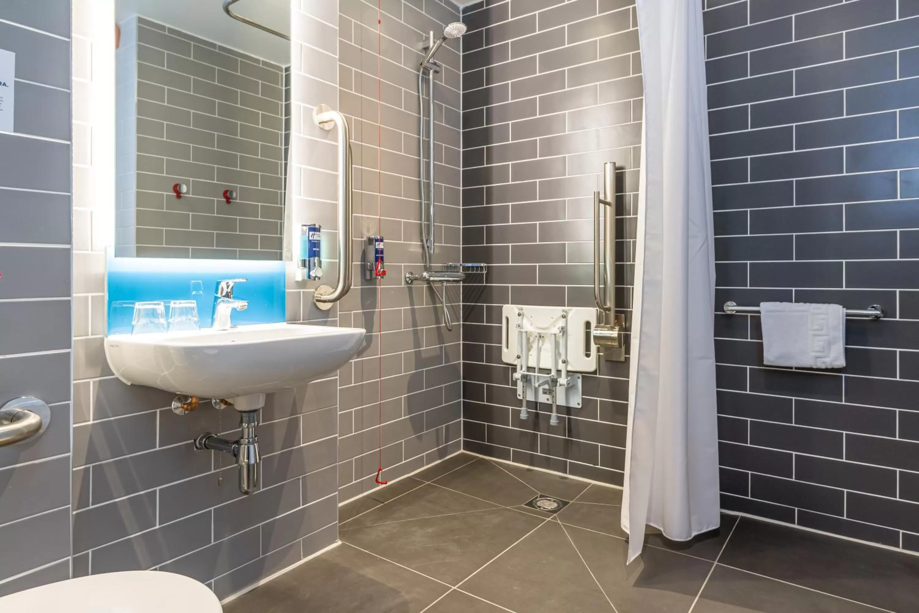 Photo of the whole room in Holiday Inn Express - Bodmin - Victoria Junction by IHG