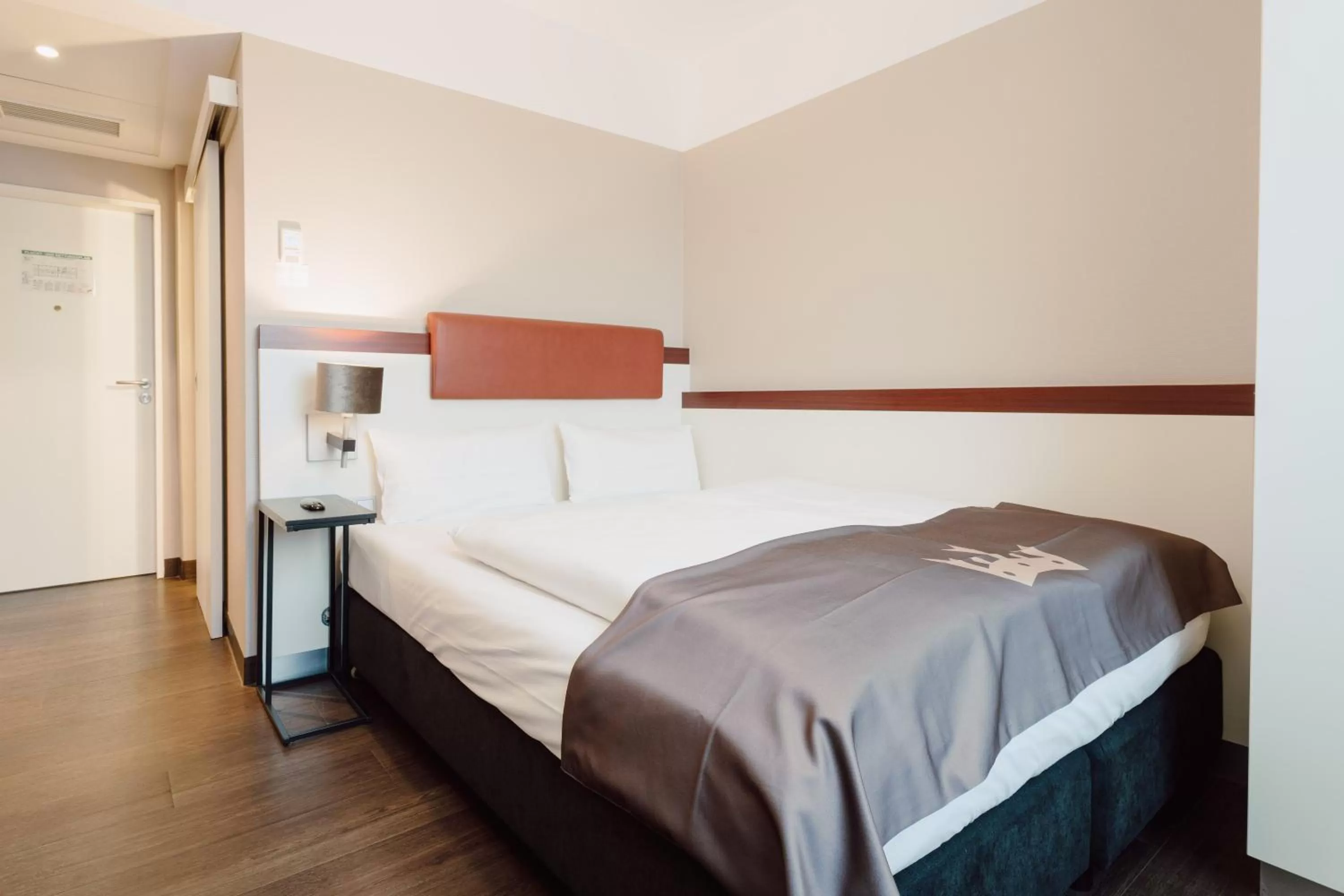 Photo of the whole room, Bed in Hotel Kaiserhof