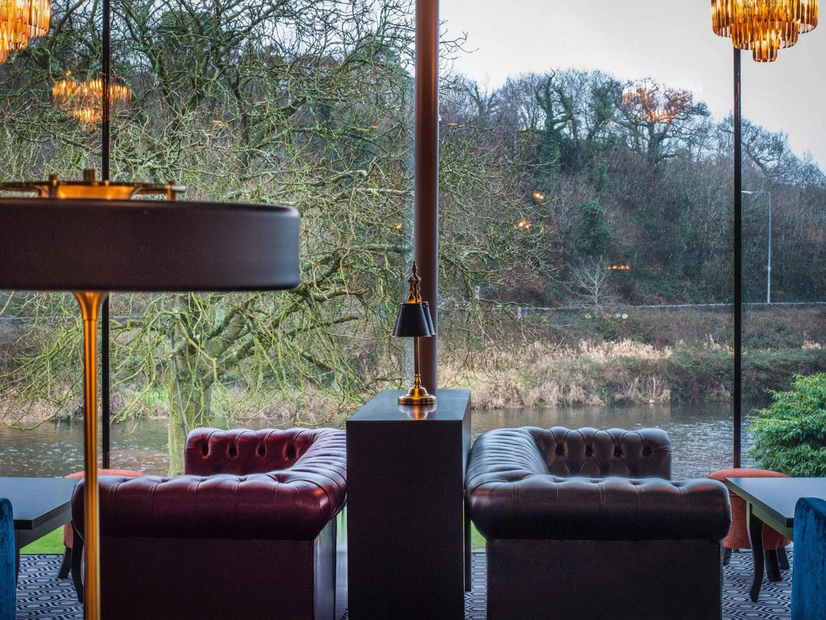 Lounge or bar in Riverside Park Hotel