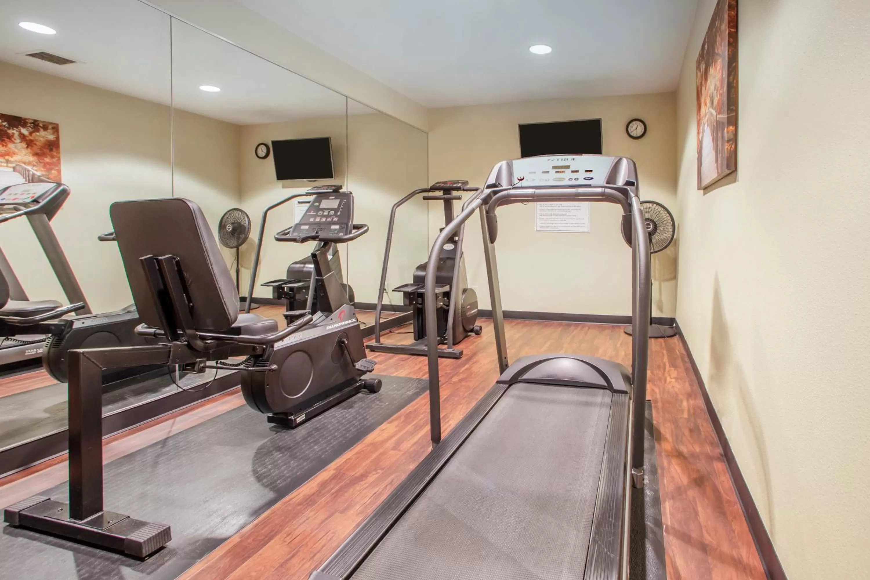Fitness centre/facilities in Hawthorn Extended Stay by Wyndham Milwaukee Airport