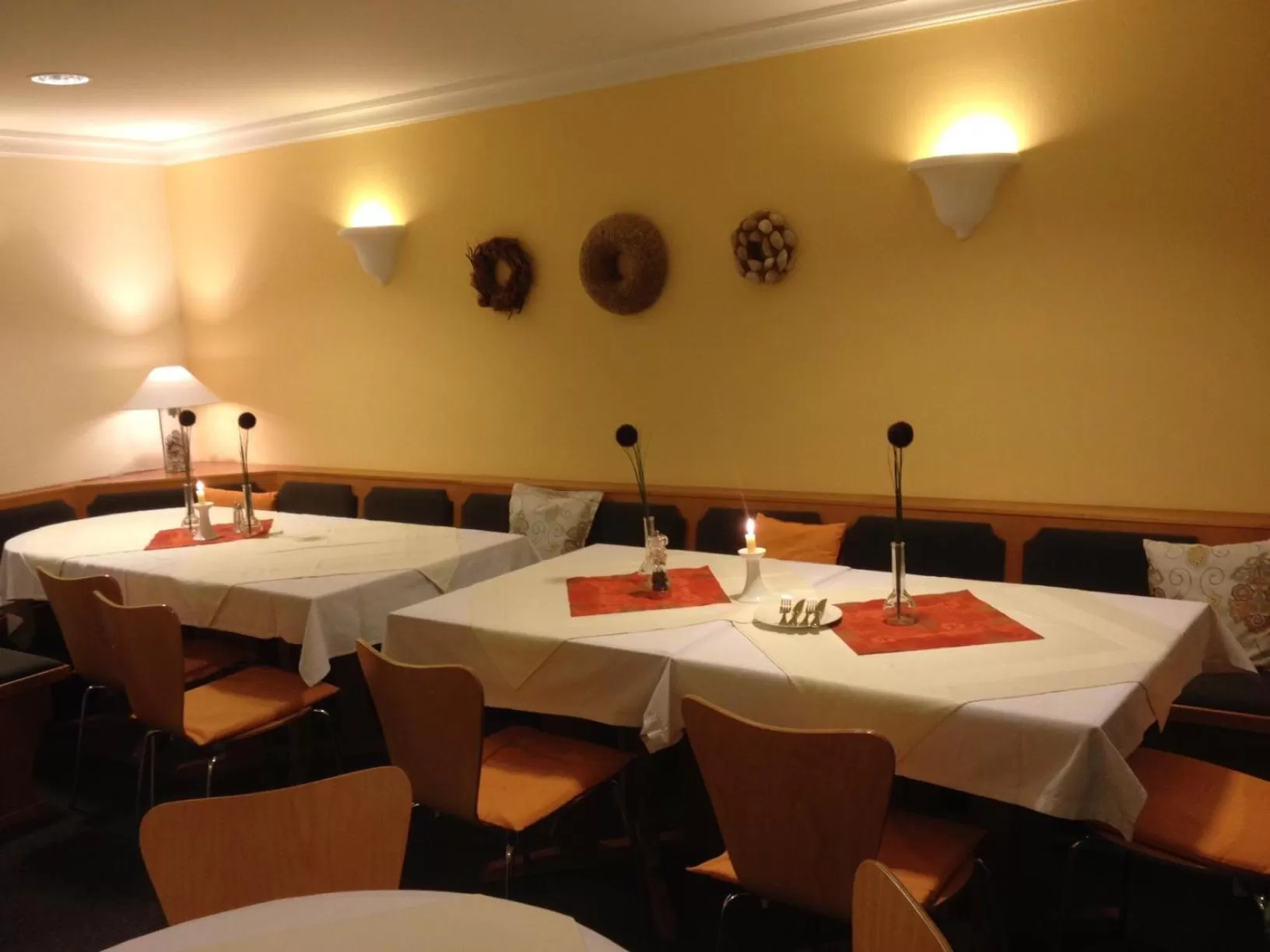 Restaurant/Places to Eat in Linde Restaurant & Hotel