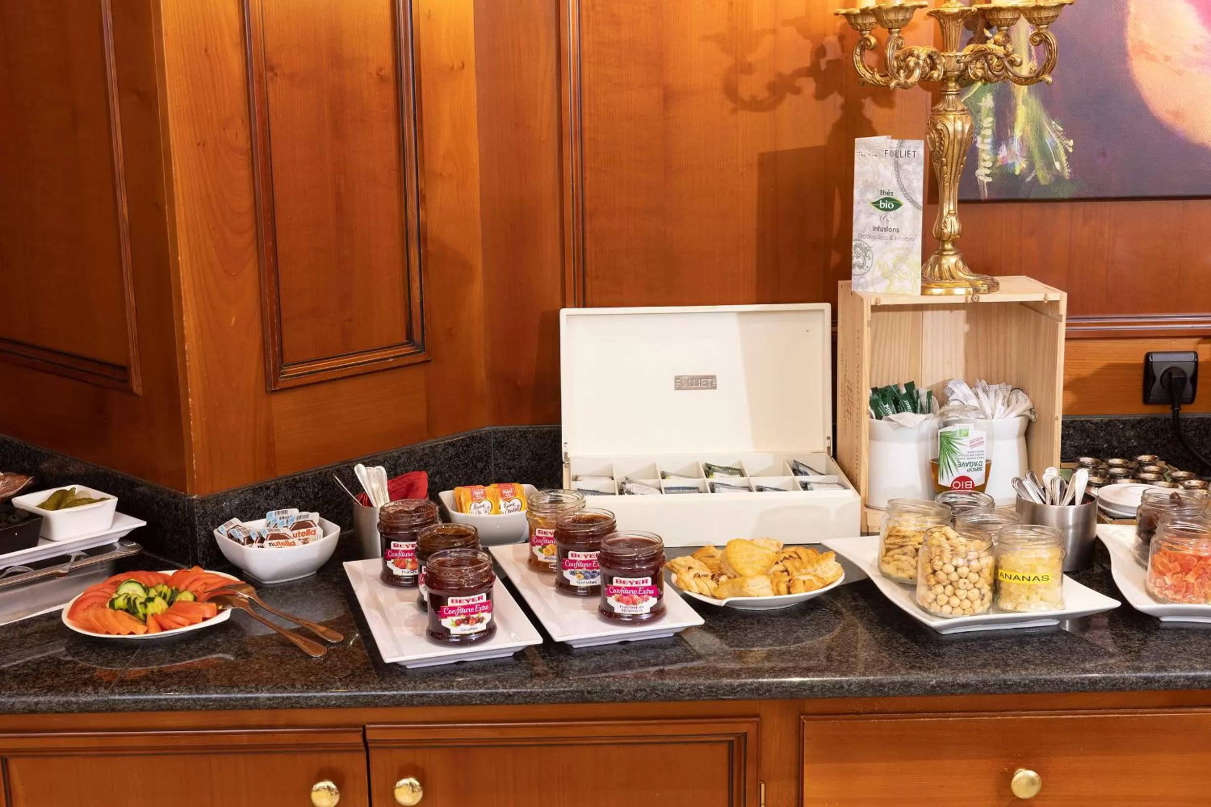 Buffet breakfast in Hotel Bristol