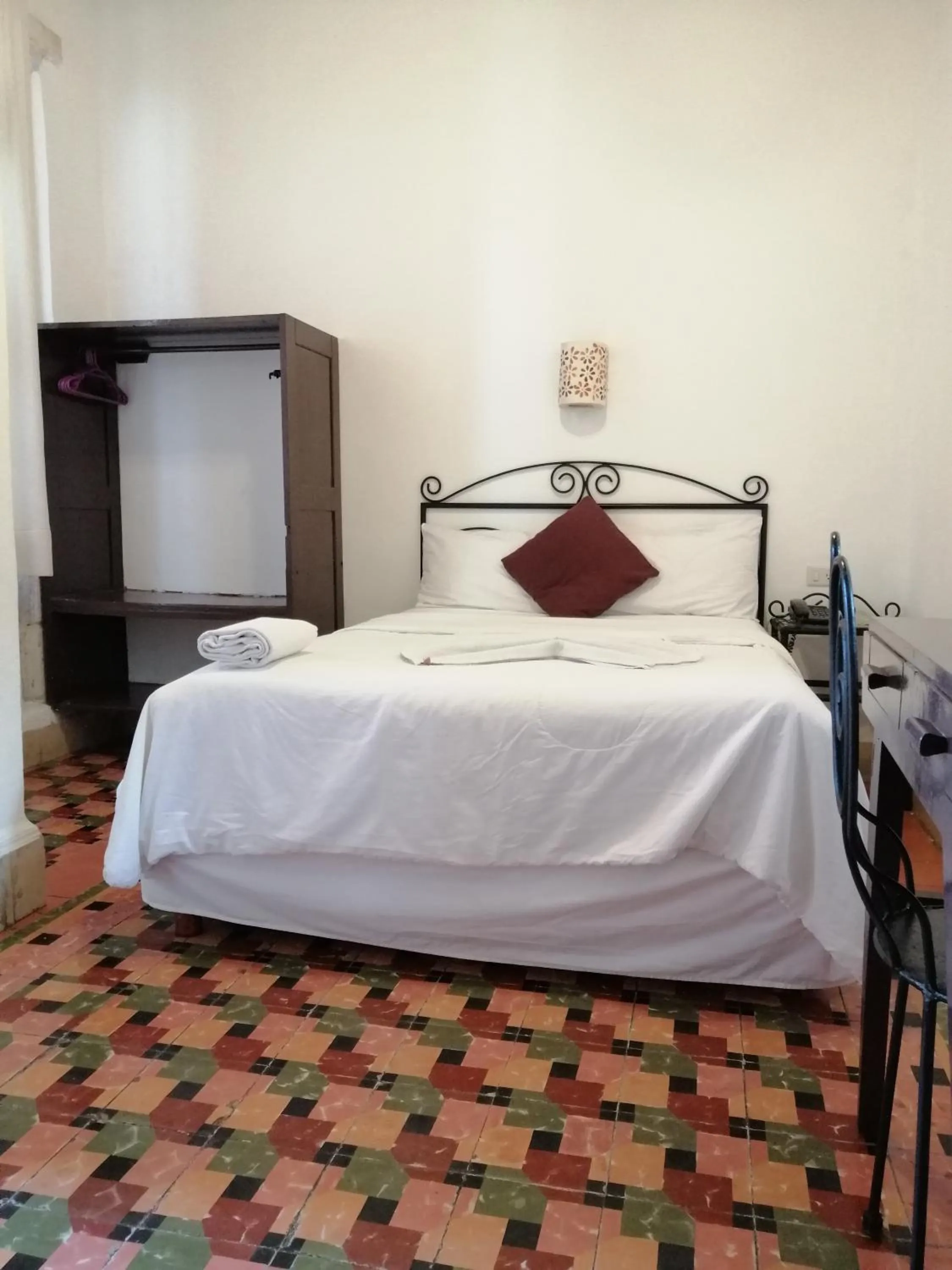 Photo of the whole room, Bed in Hotel Reforma