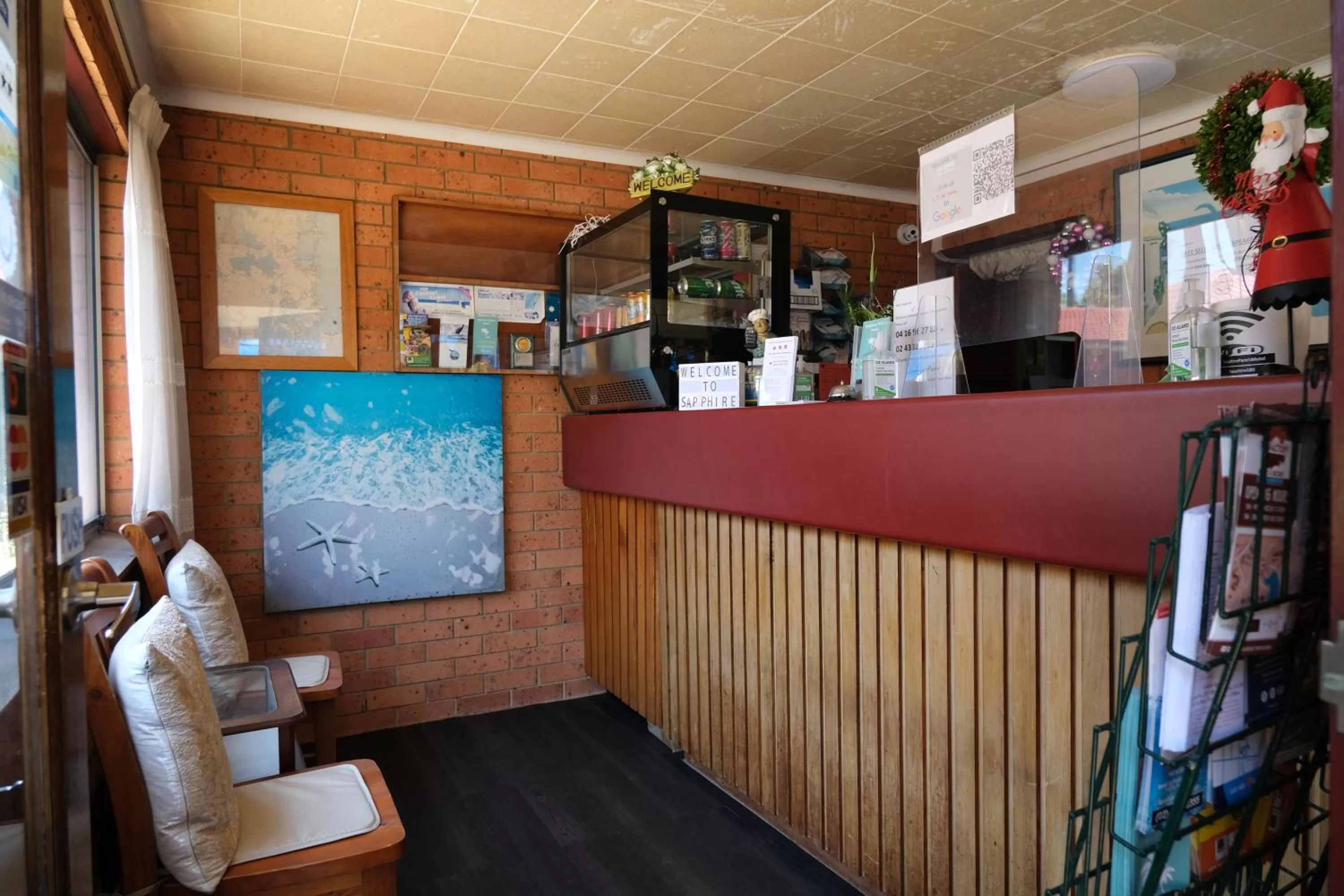 Lobby or reception in Sapphire Palms Motel