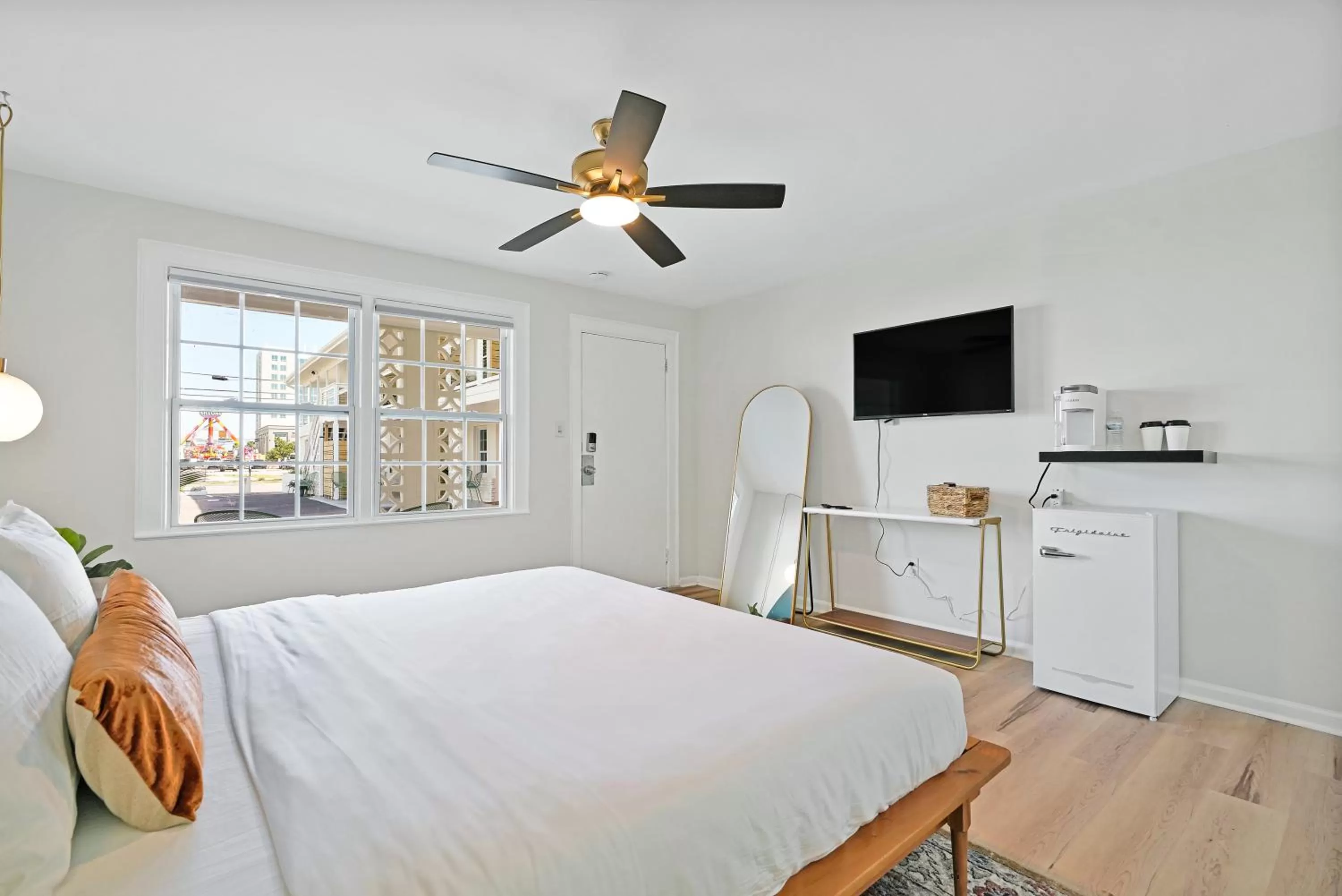 Bed in The Starlite Inn