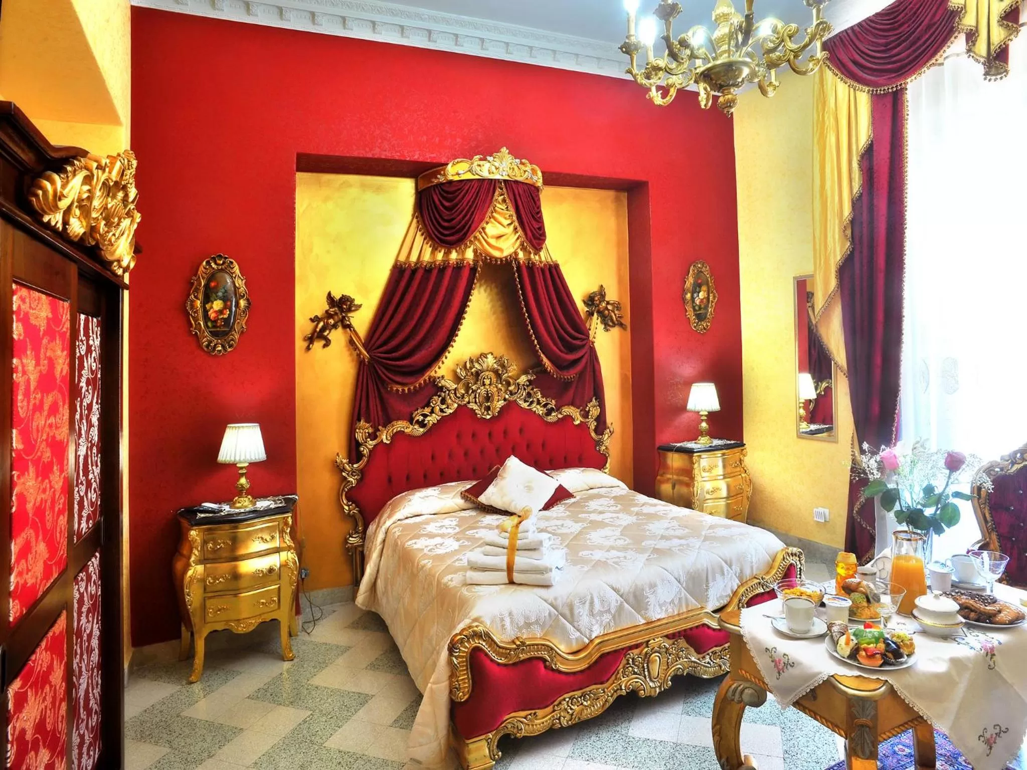Photo of the whole room, Bed in La Dolce Vita - Luxury House