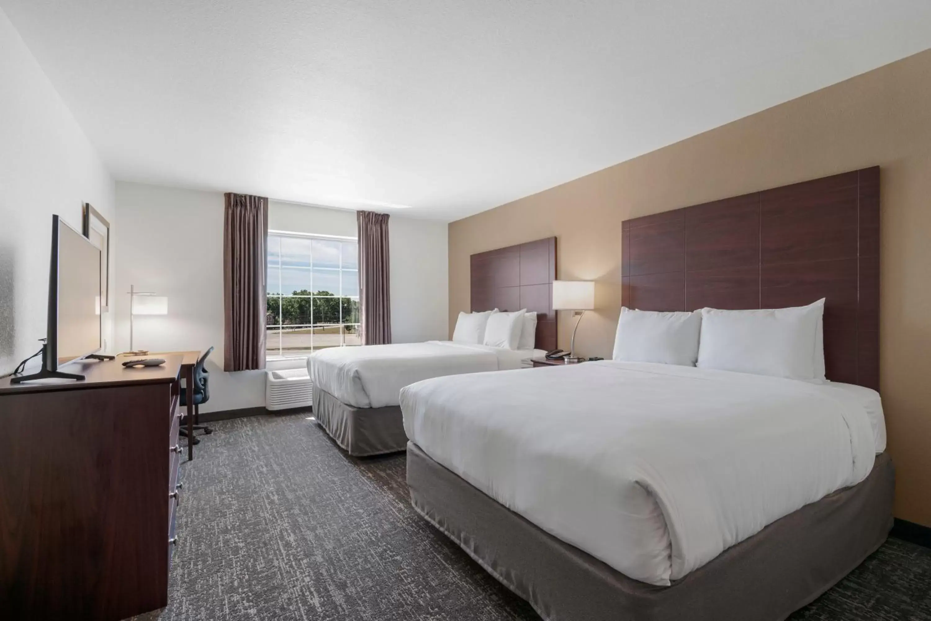 Queen Room - Disability Access in Cobblestone Hotel & Suites - Urbana Queen Room - Disability Access in Cobblestone Hotel & Suites - Urbana