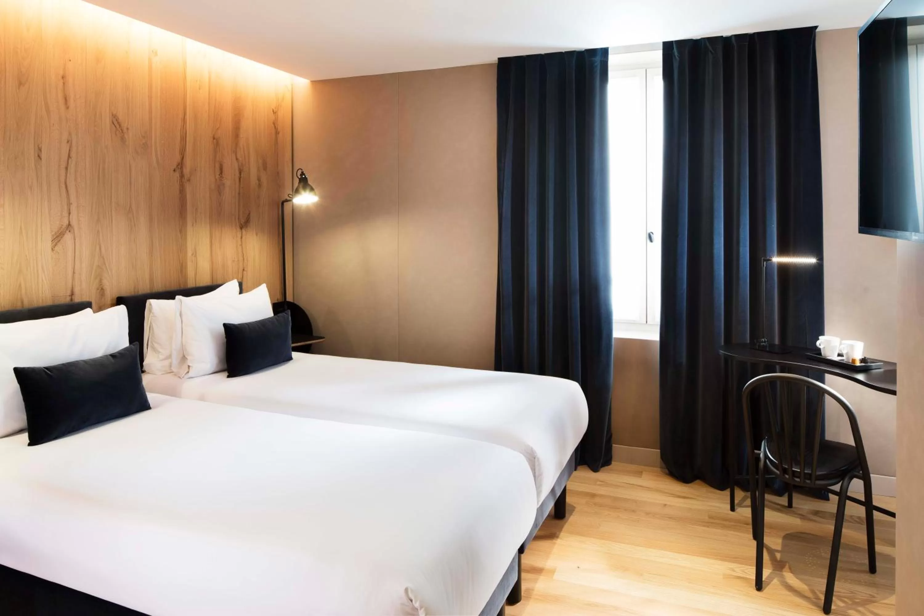 Bed in Hôtel du Jardin des Plantes