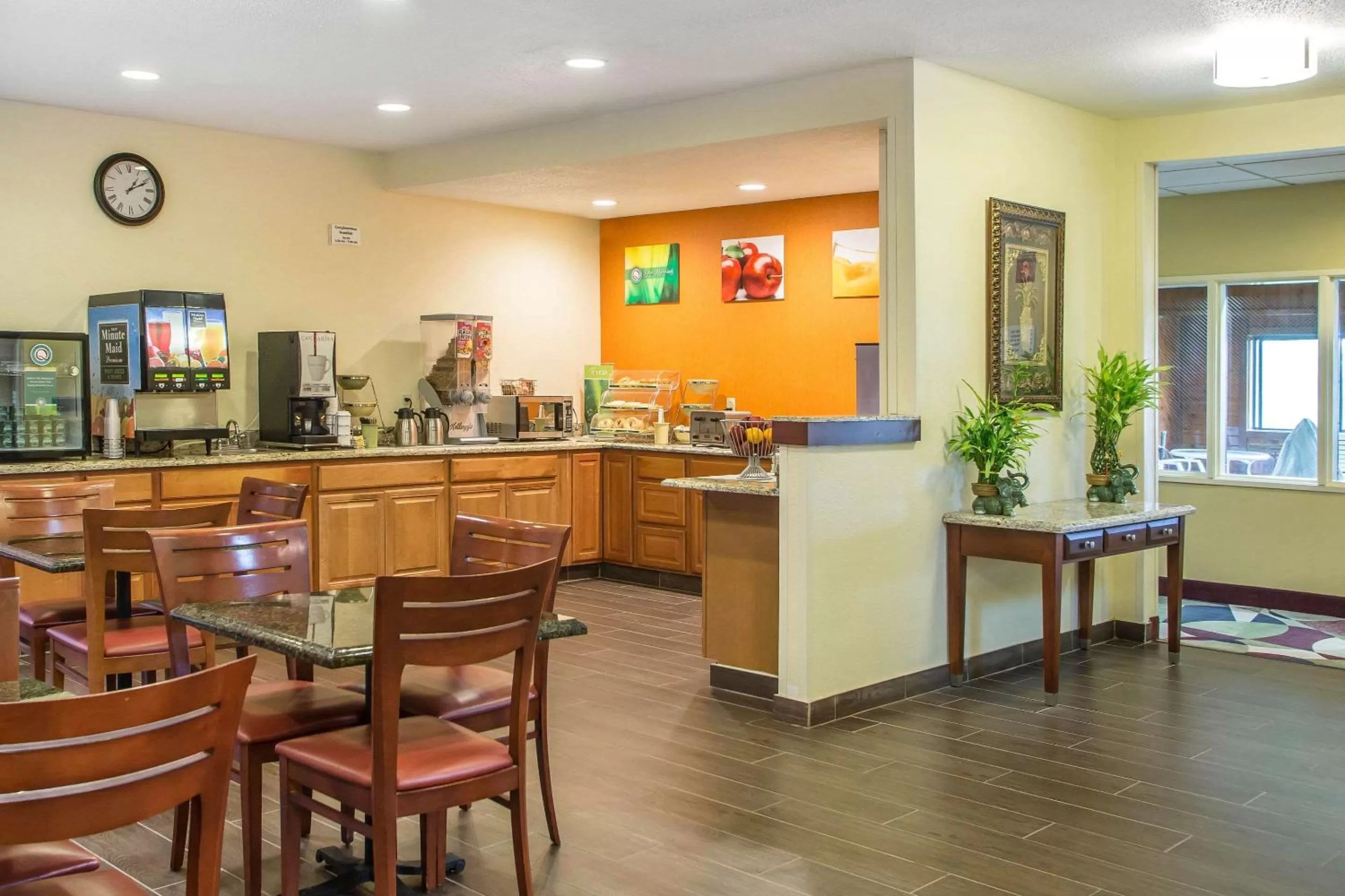 Restaurant/places to eat in Quality Inn & Suites Bloomington I-55 and I-74