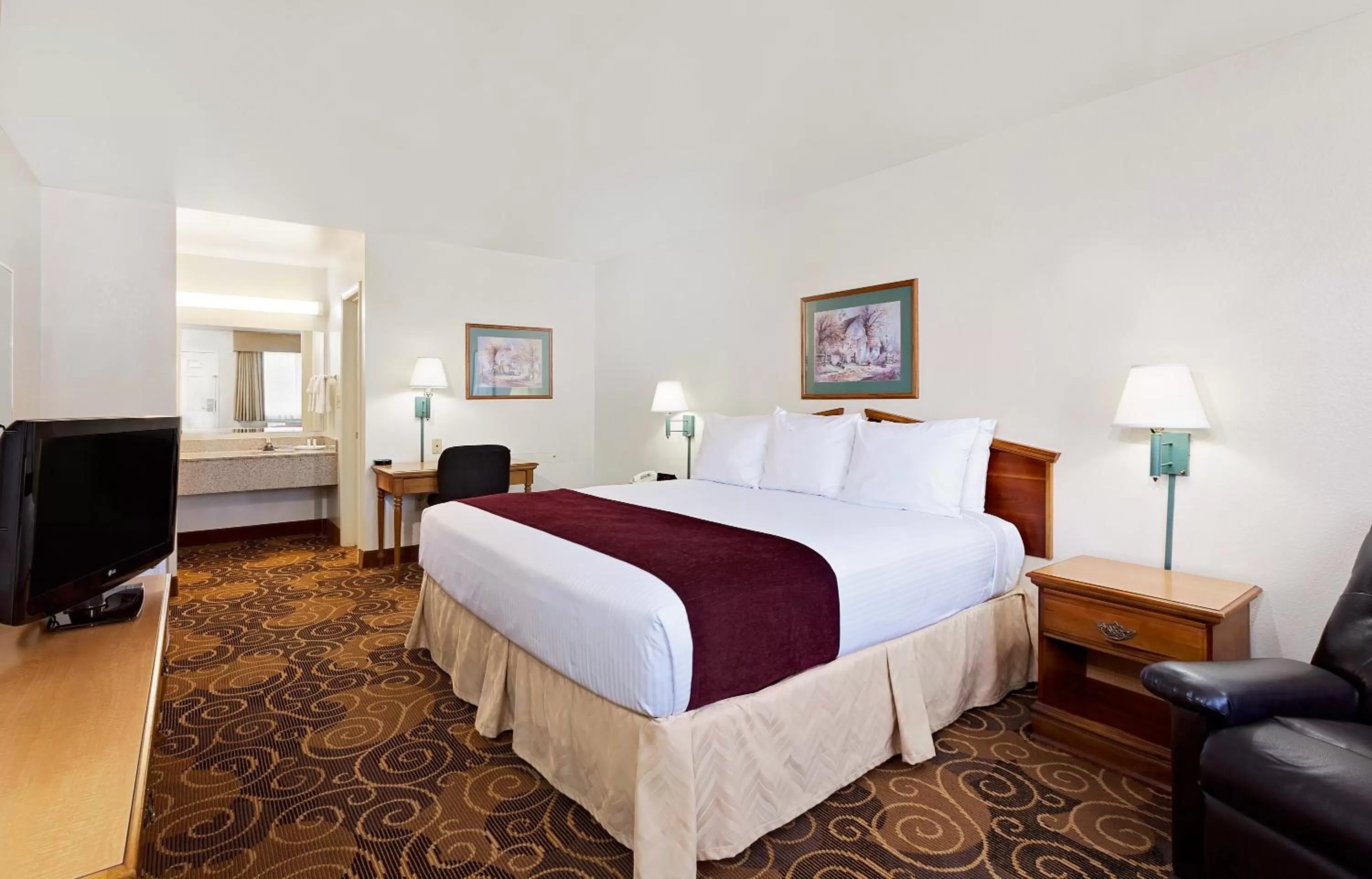 Photo of the whole room, Bed in Days Inn by Wyndham San Angelo