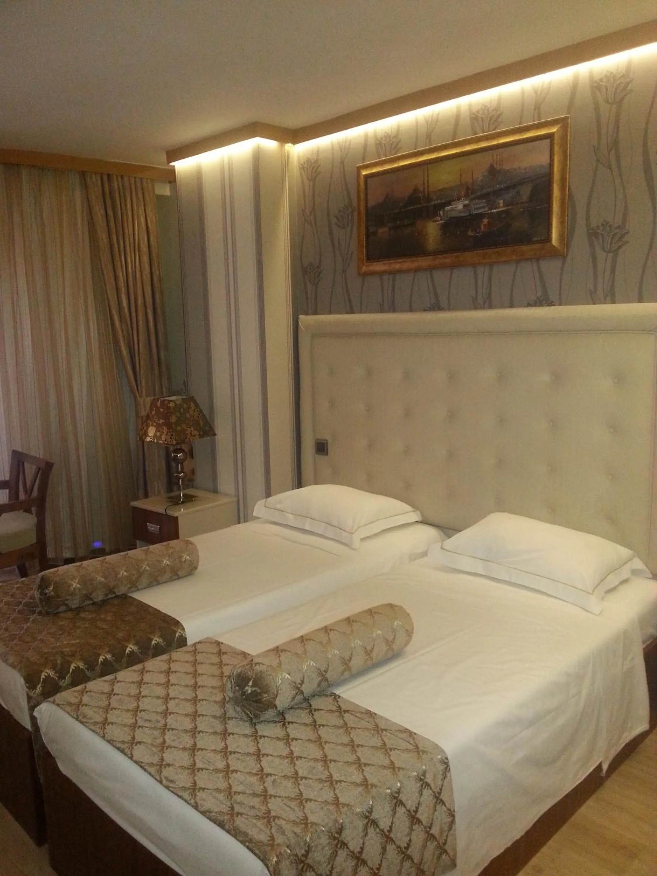 Photo of the whole room in Galata Palace Hotel