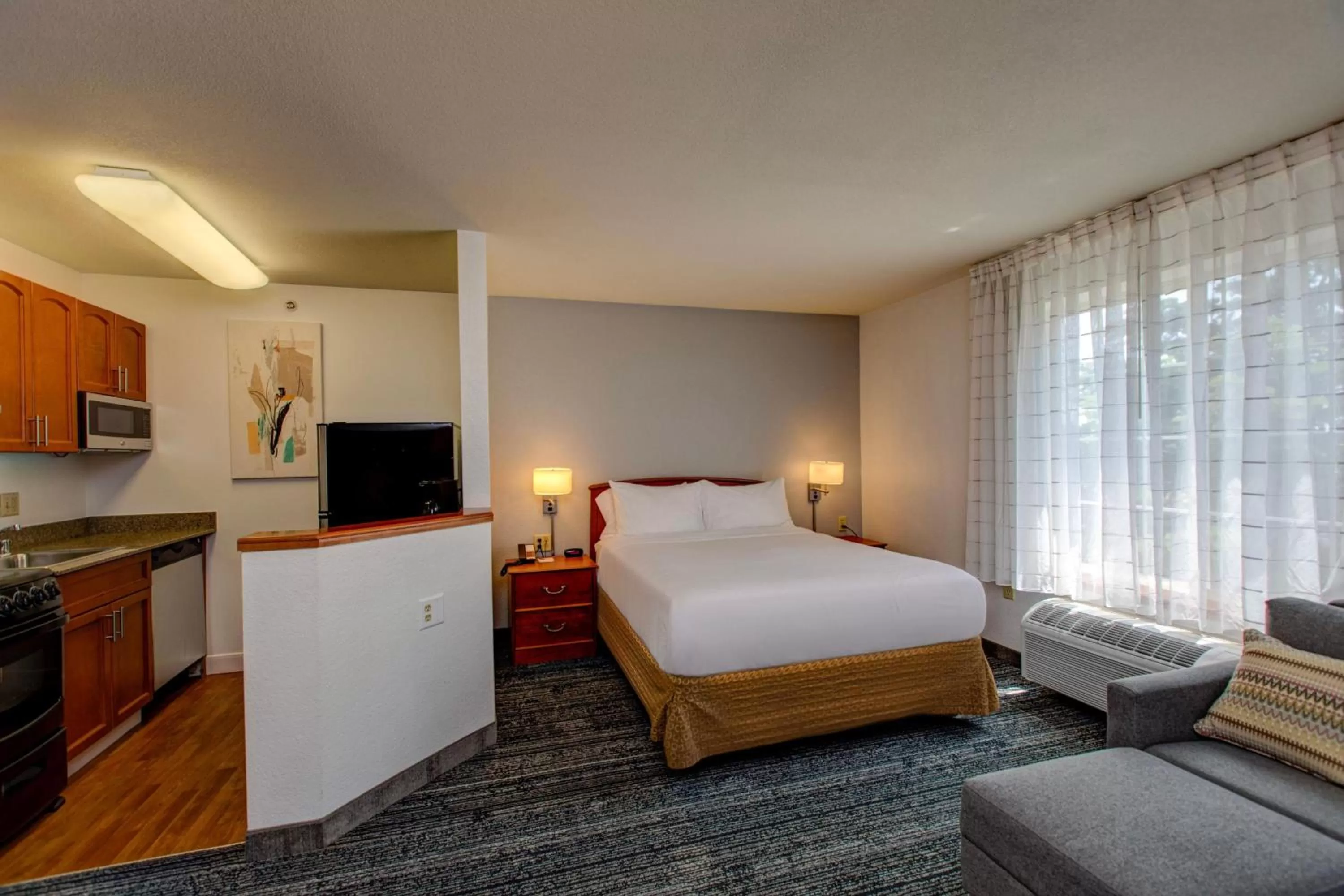 Bedroom, Bed in TownePlace Suites Colorado Springs