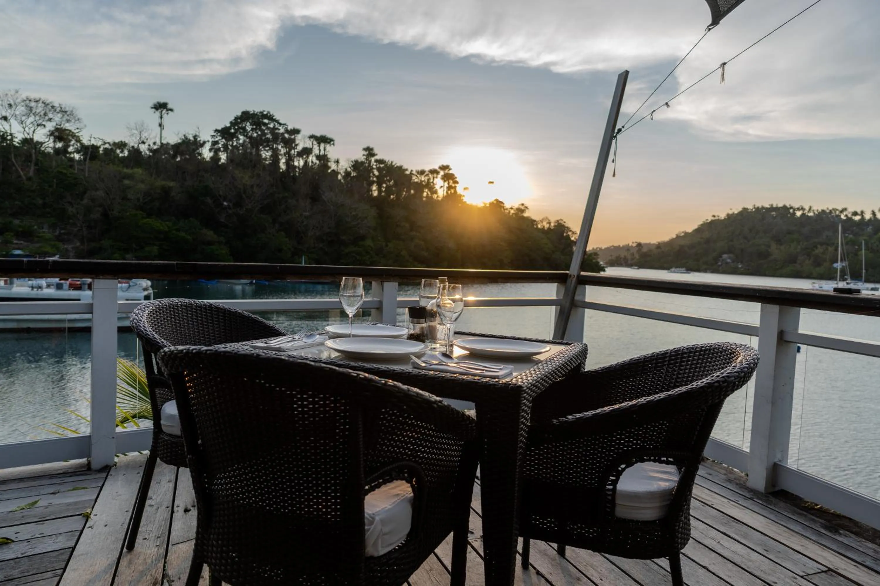 Property building in Edgewater Dive & Spa Resort