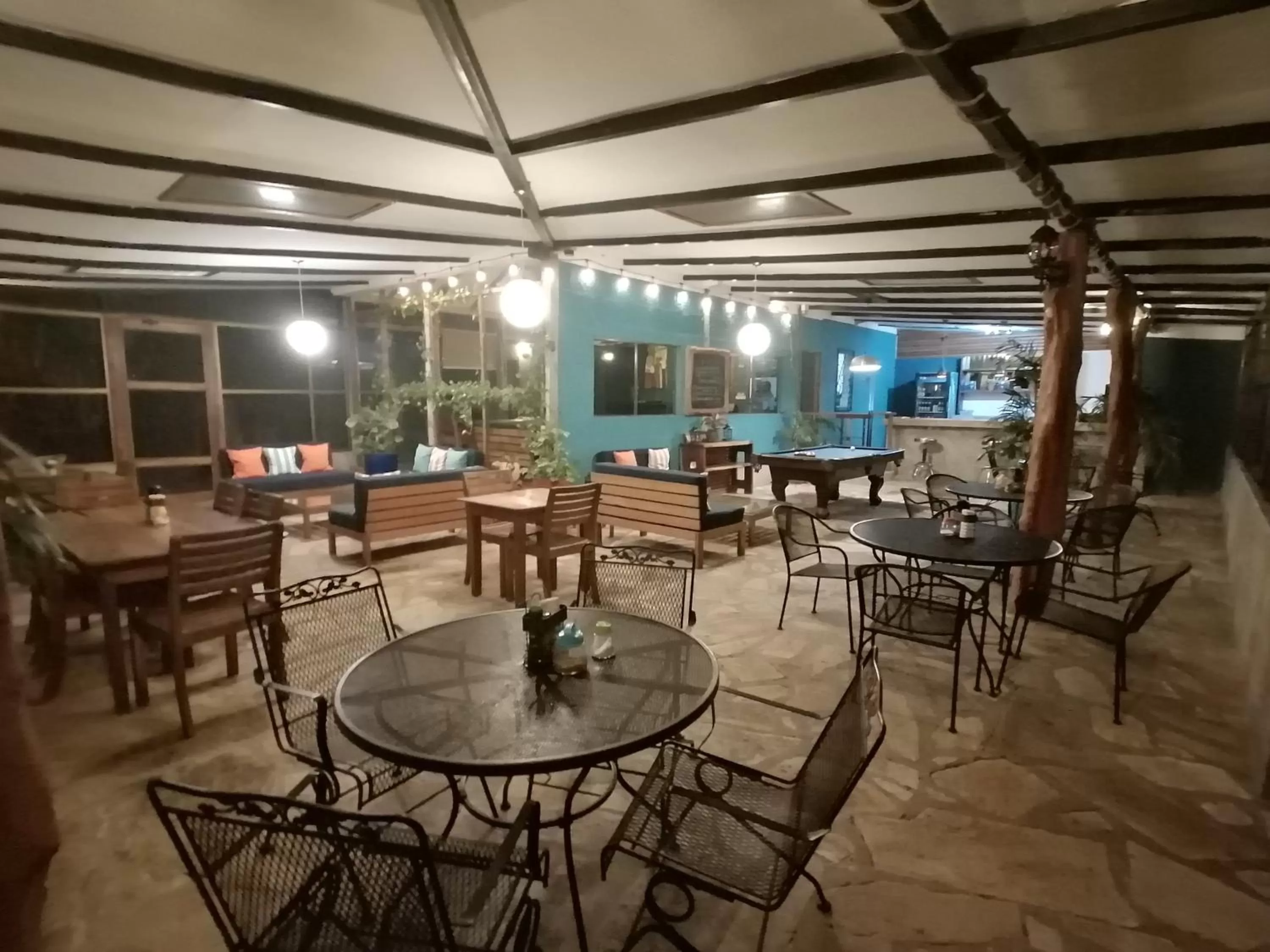 Restaurant/Places to Eat in Xalli Beach Hotel