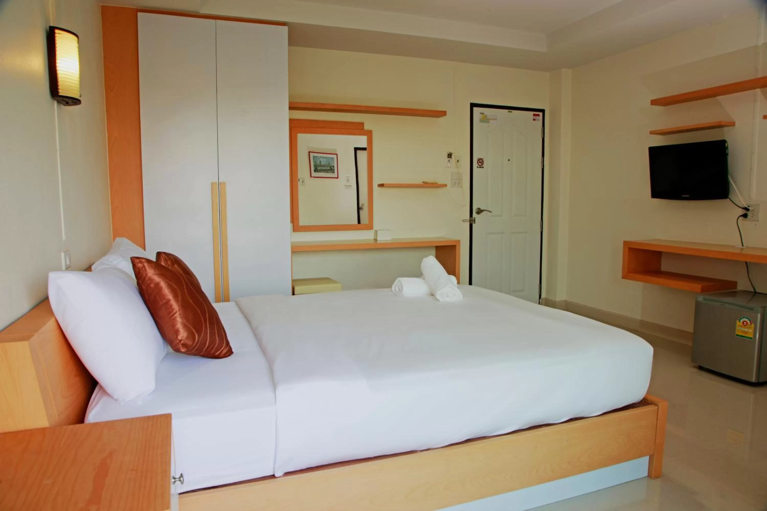 Bedroom, Bed in Baan Sanpoom