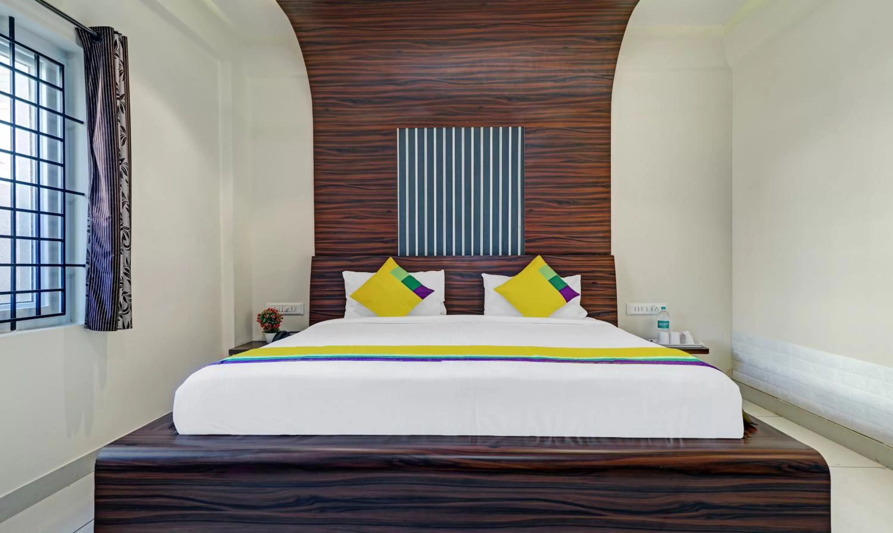 Bed in Itsy By Treebo - Colors Stay