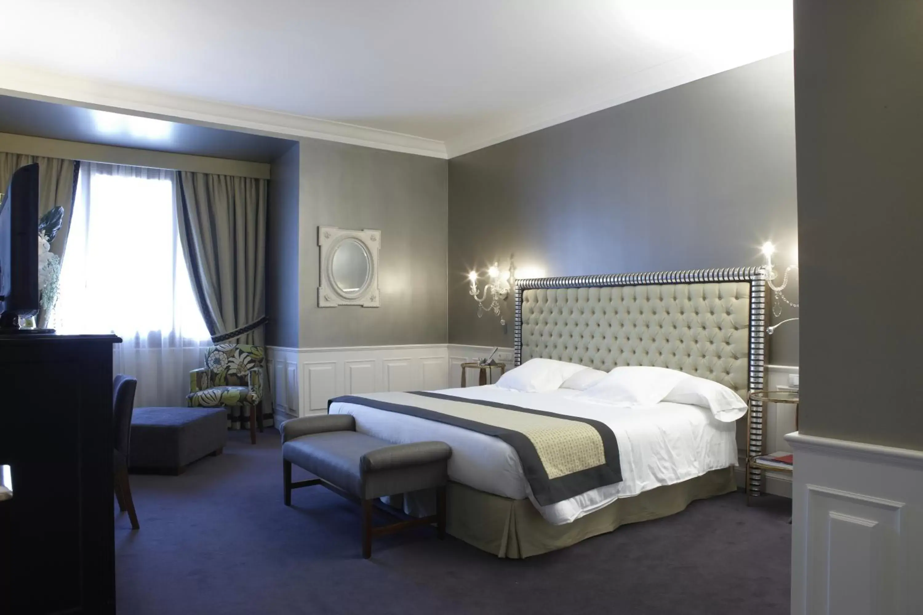 Junior Suite - single occupancy in Hotel Carlton Junior Suite - single occupancy in Hotel Carlton