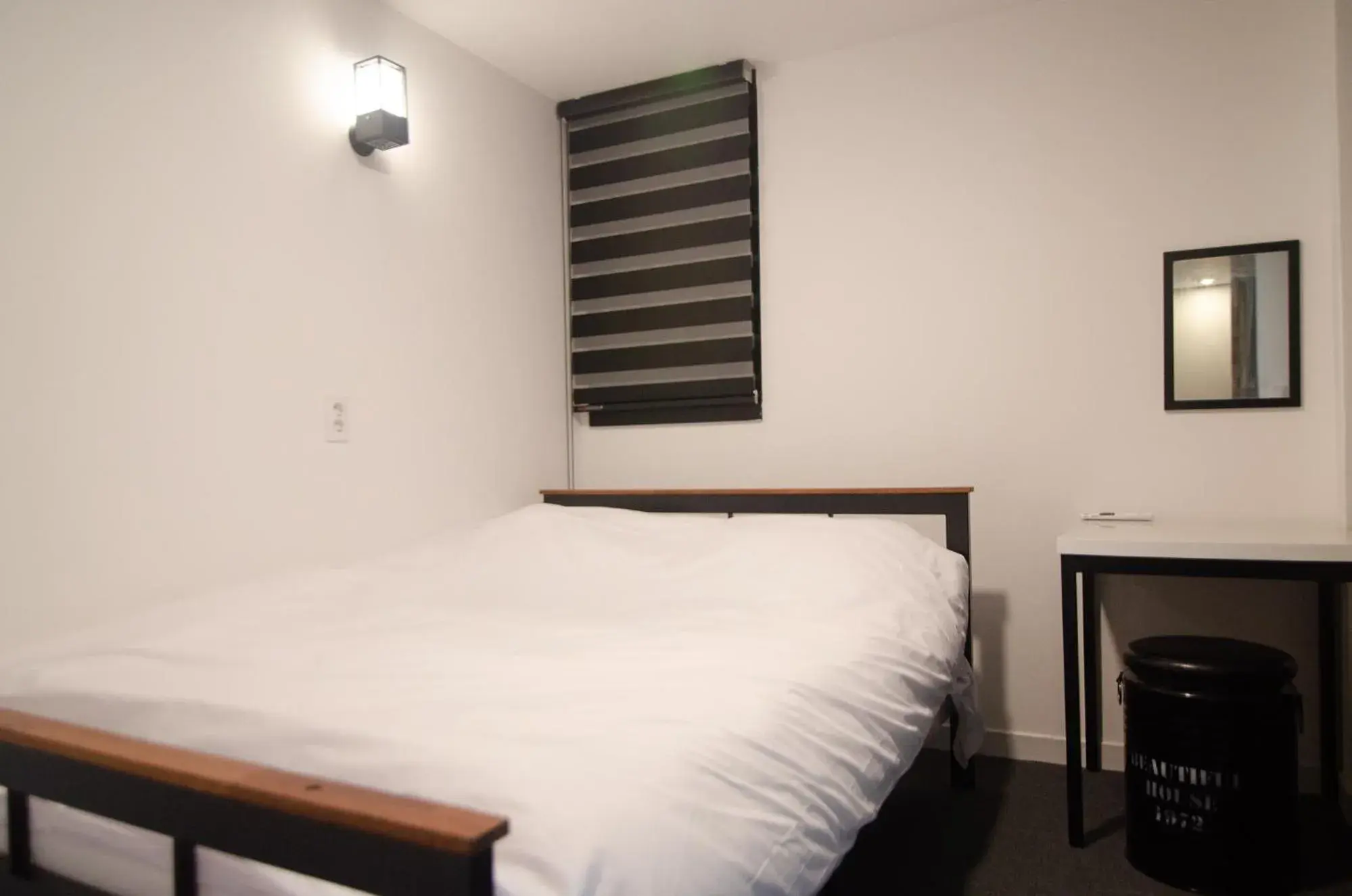 Double Room with Private Bathroom in One Way Guesthouse Busan Double Room with Private Bathroom in One Way Guesthouse Busan