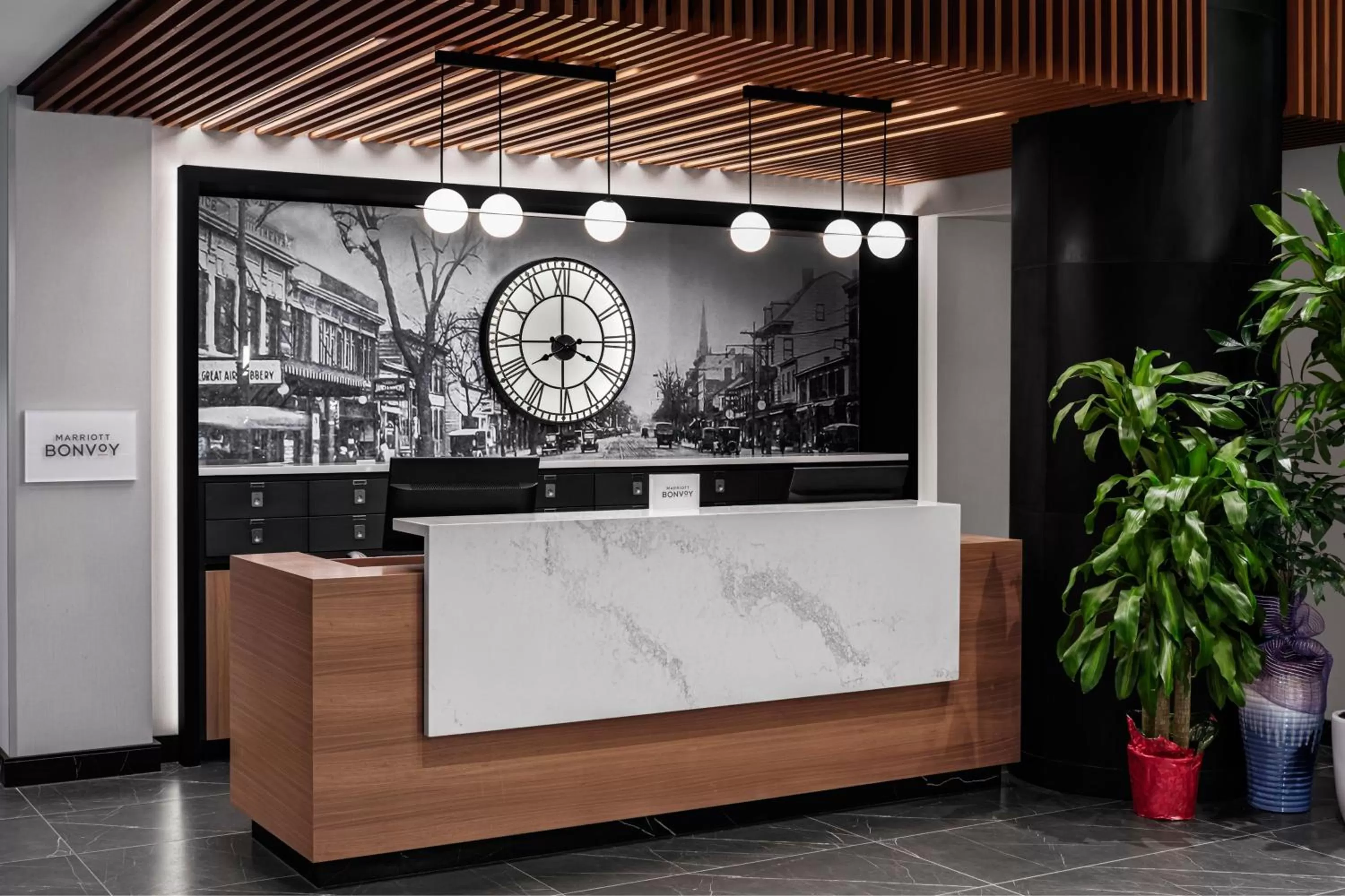 Lobby or reception in Four Points by Sheraton Flushing