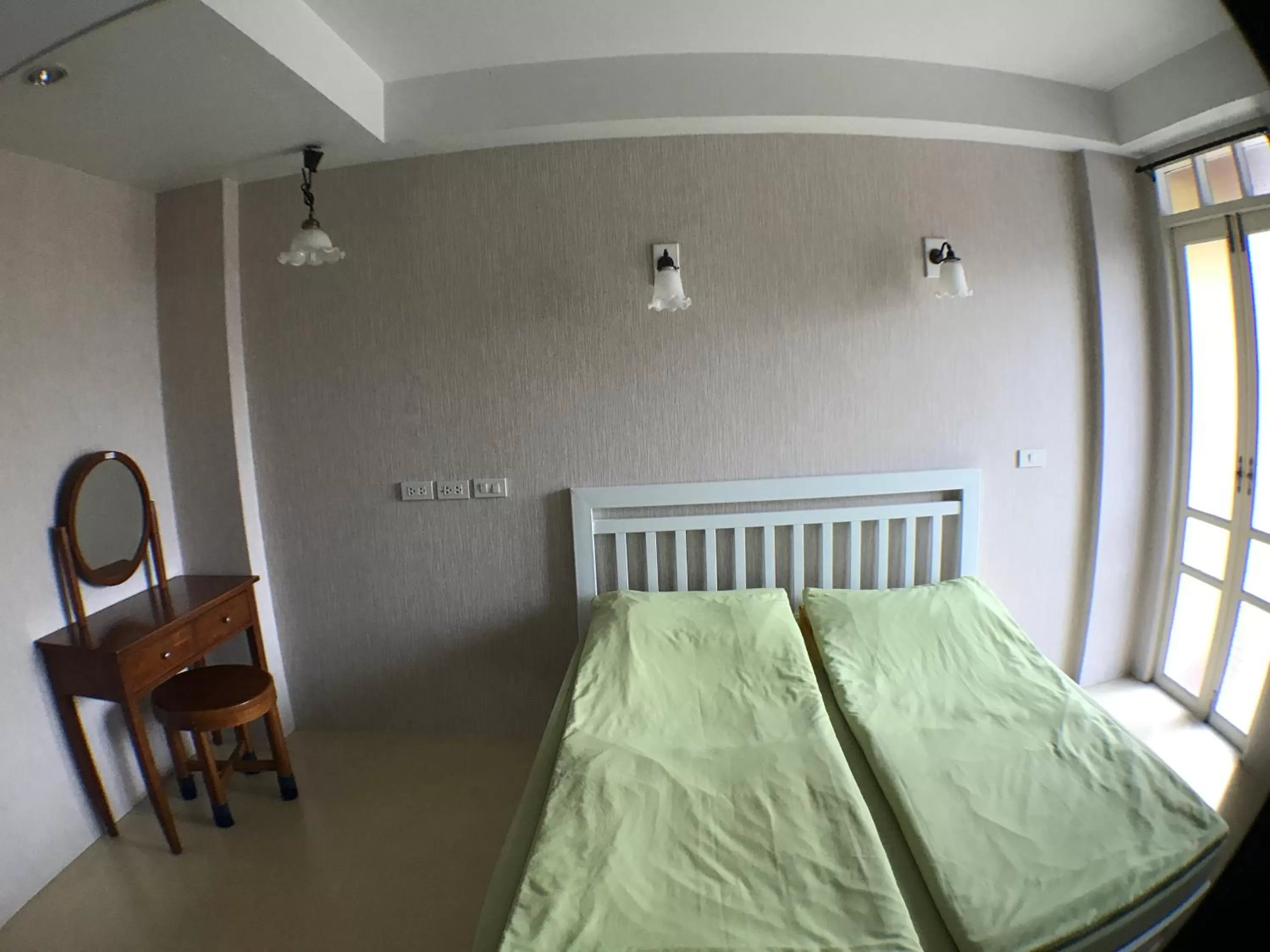 Bed in Roof View Place