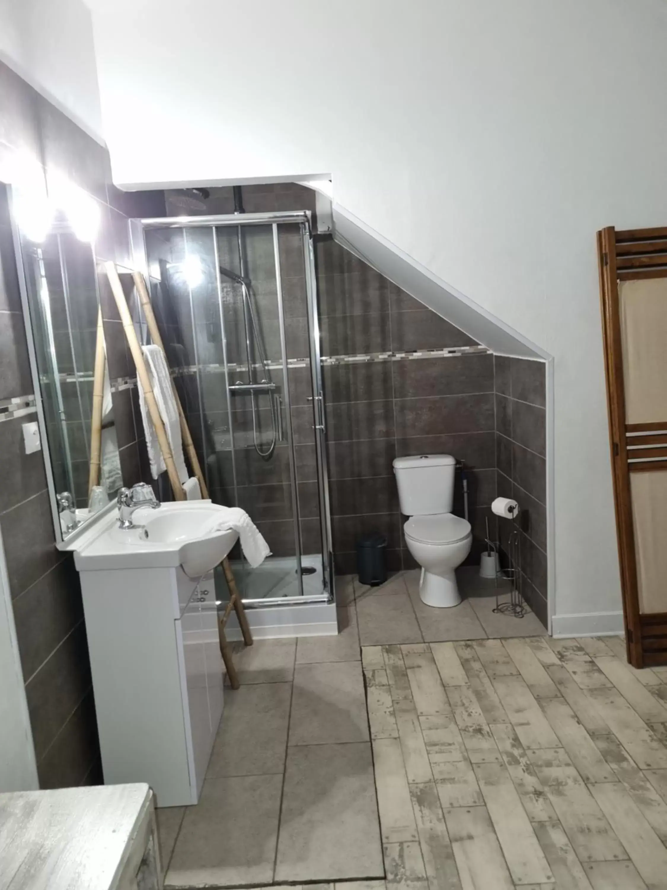 Single Room - single occupancy in Hotel Café de la Gare Single Room - single occupancy in Hotel Café de la Gare